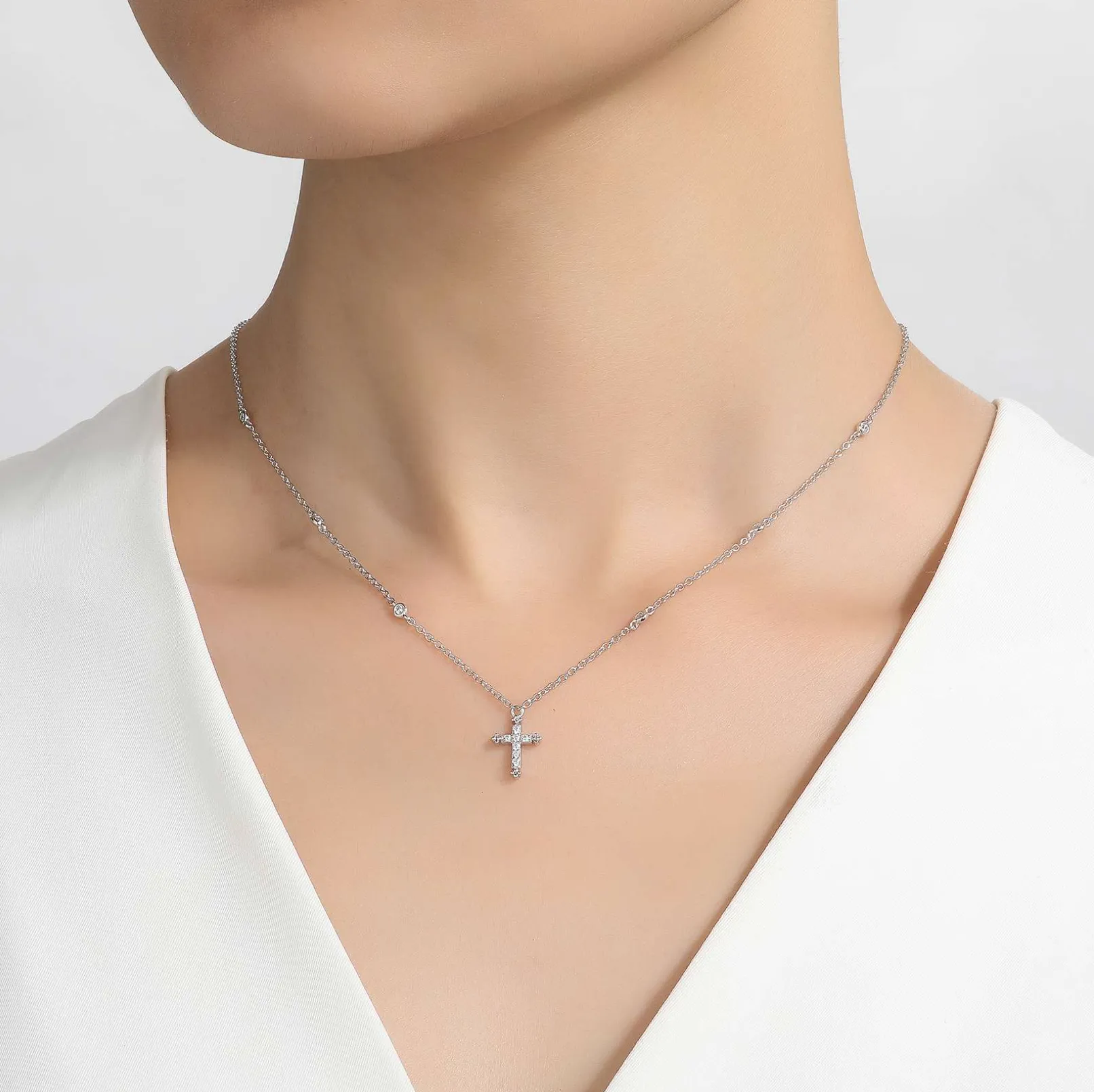 0.41 CTW Cross Necklace