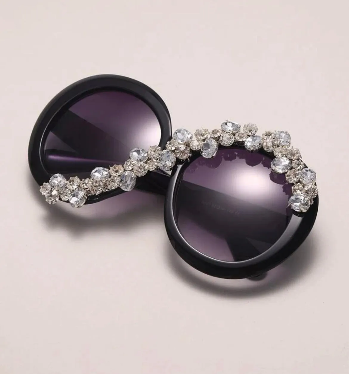 ALL EYES ON ME OVERSIZED SUNGLASSES