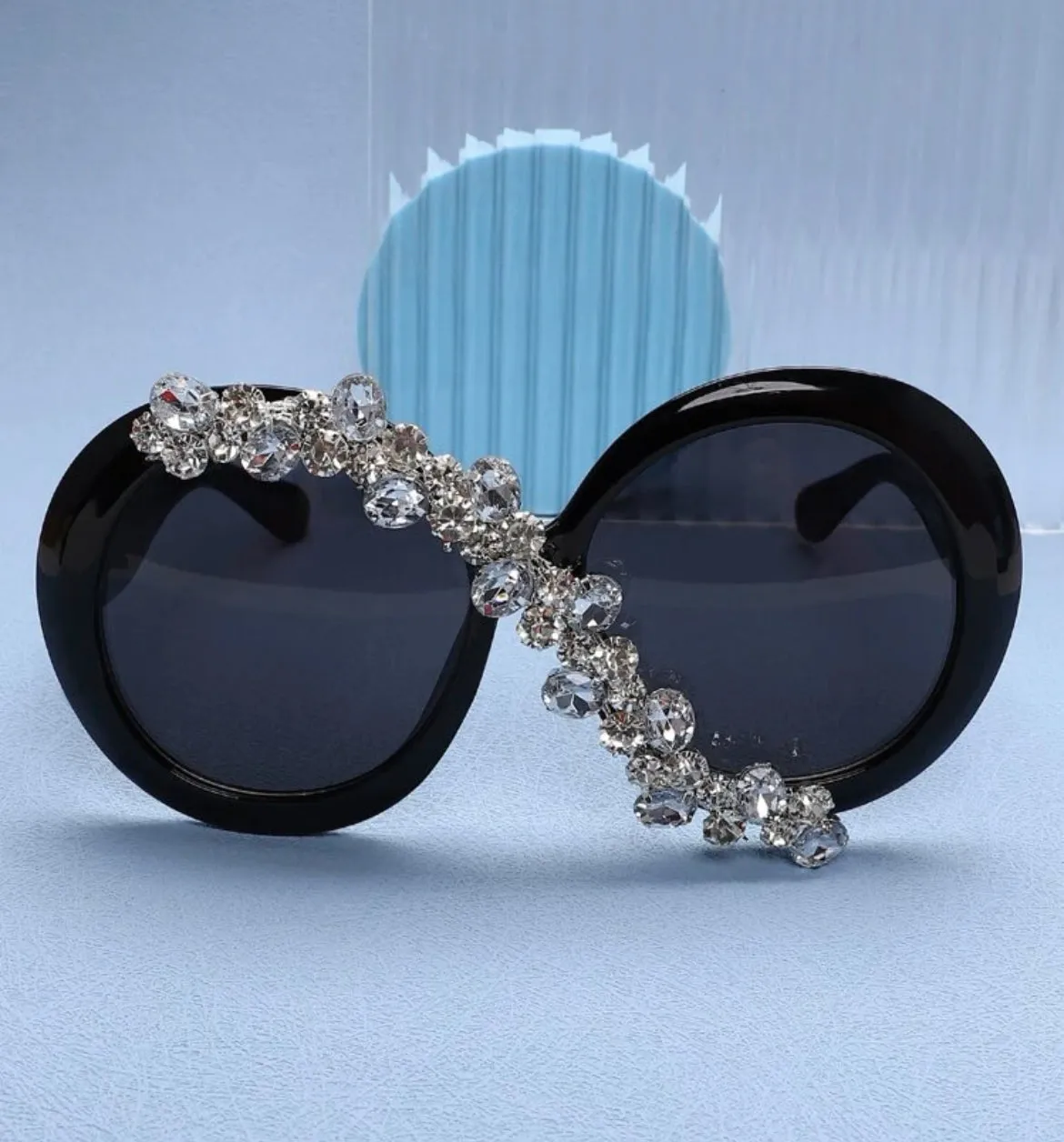 ALL EYES ON ME OVERSIZED SUNGLASSES