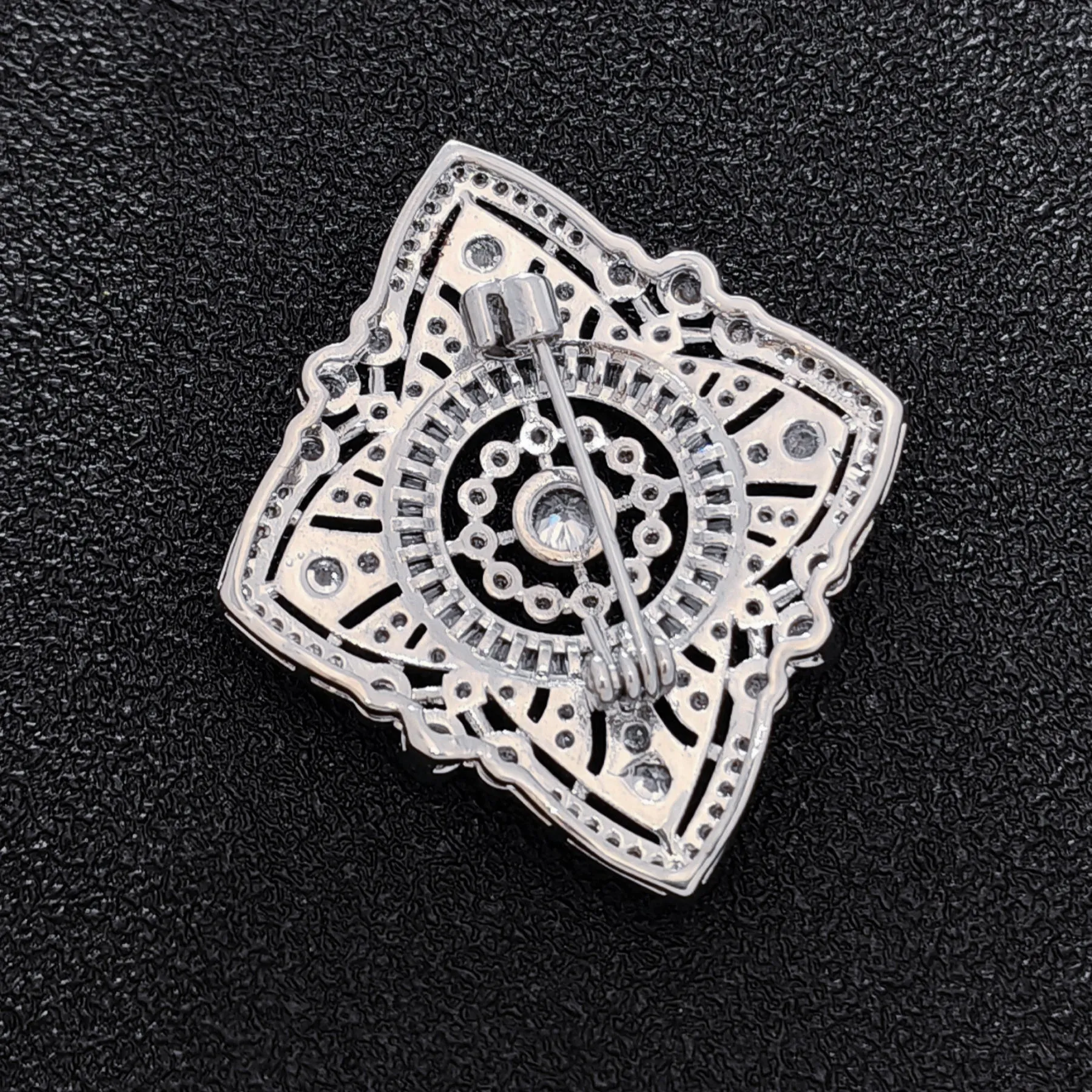 Art Deco Rhombus-Shaped Brooch with Silver Paving Setting – Vintage Court Style – Elegant Retro Brooch for Women