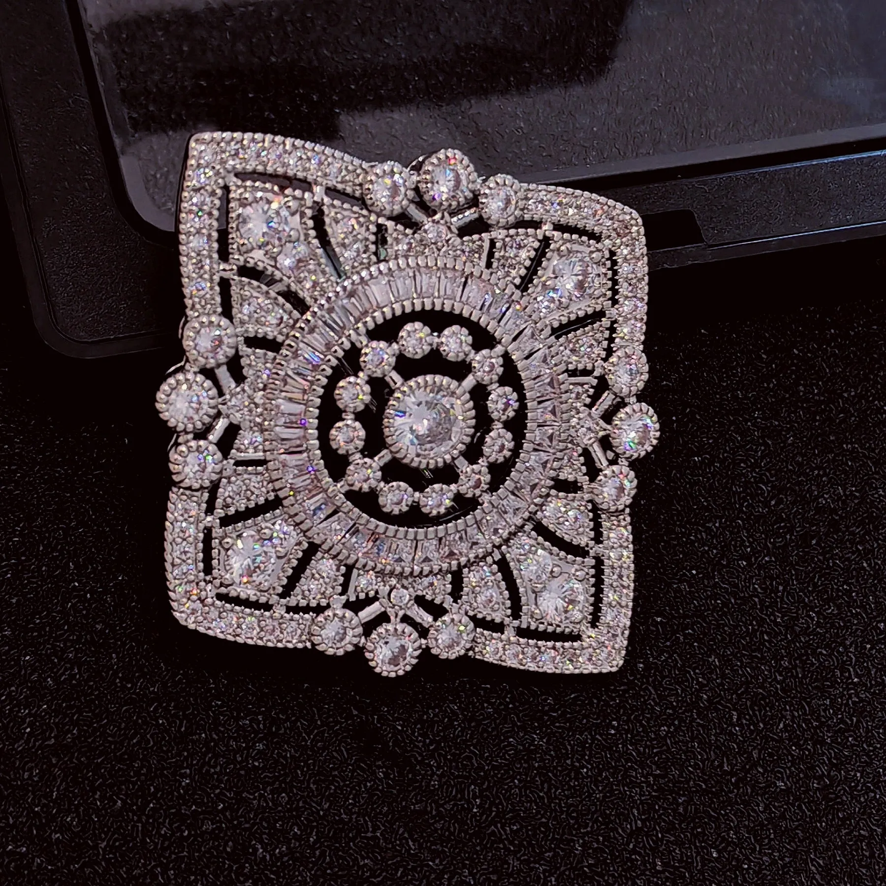 Art Deco Rhombus-Shaped Brooch with Silver Paving Setting – Vintage Court Style – Elegant Retro Brooch for Women