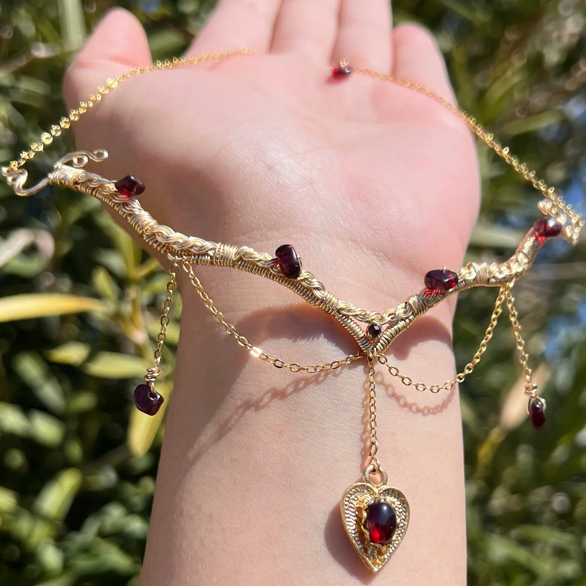 Astraea in Garnet✵
