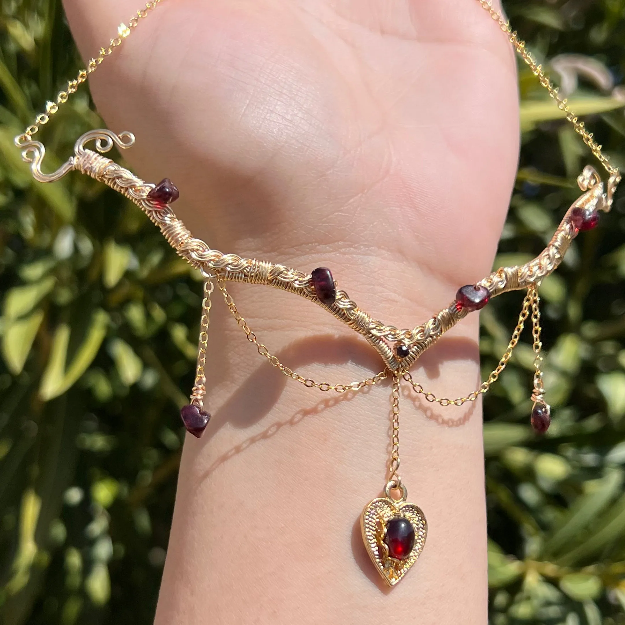 Astraea in Garnet✵