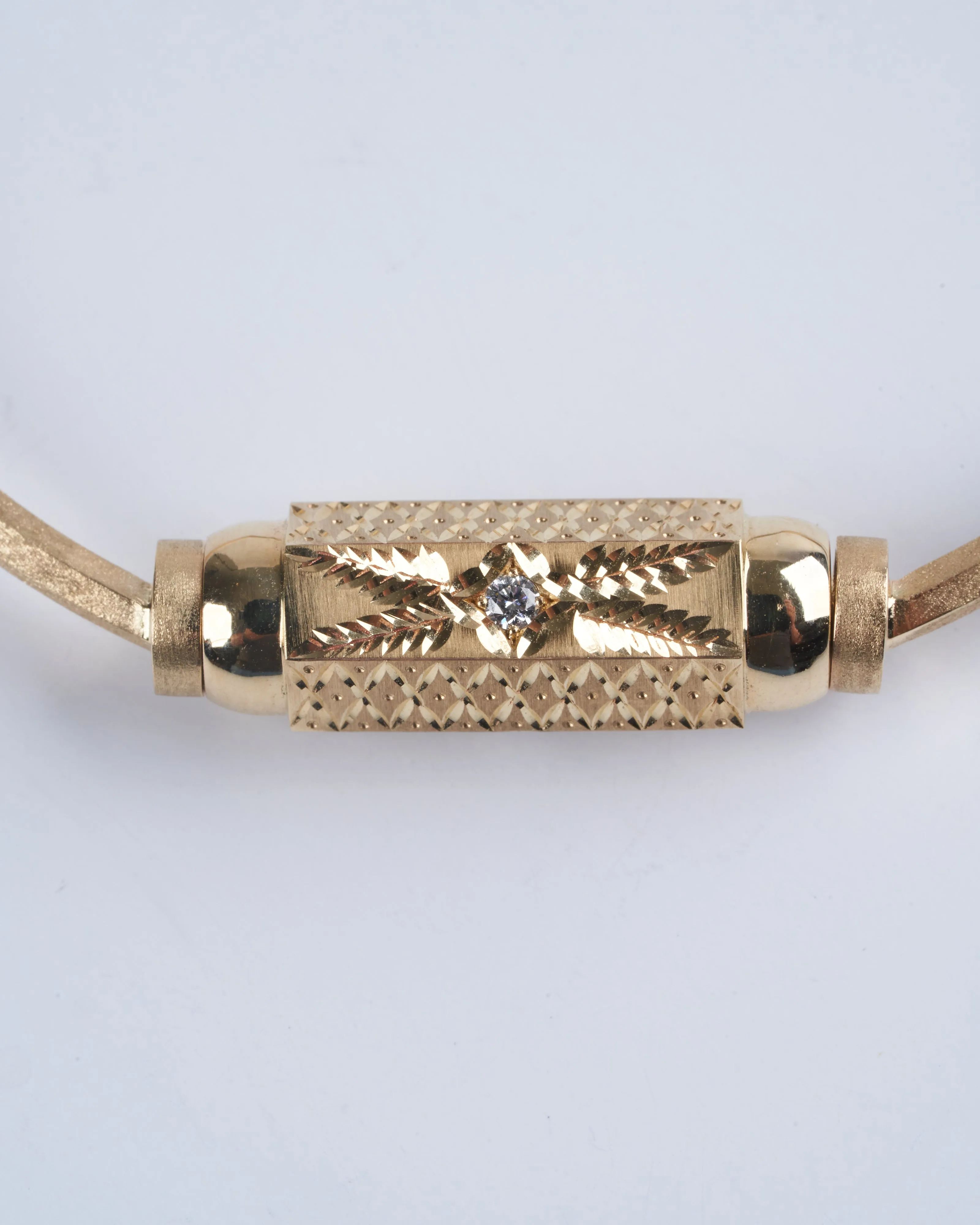 baby locket twist - 9k gold