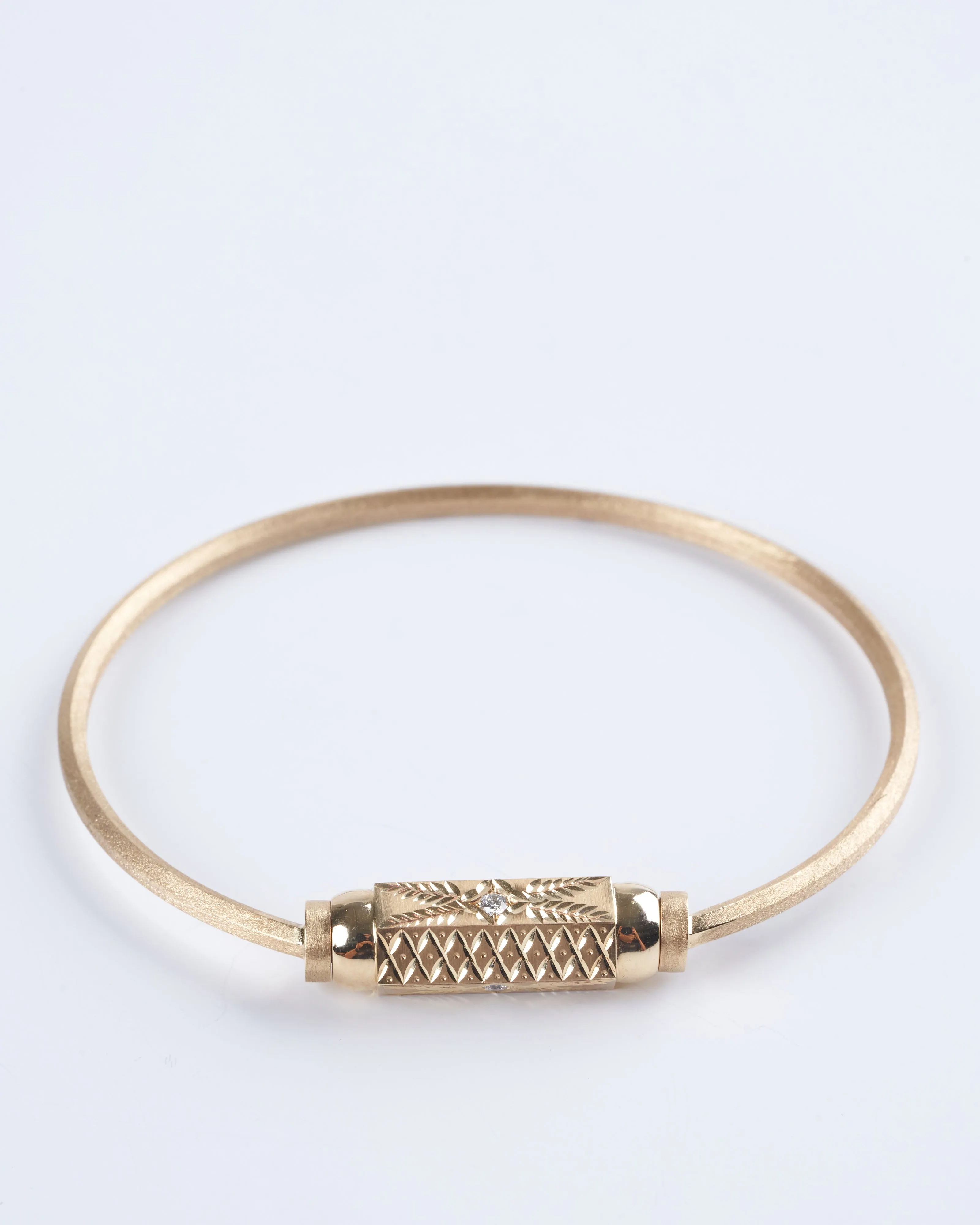 baby locket twist - 9k gold