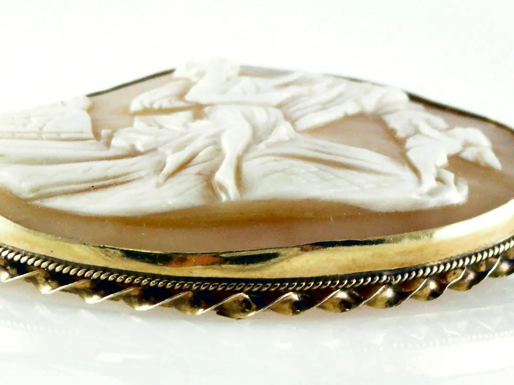 Beautiful Vintage Carved Shell Cameo Pin – Harpist & Cherub – 14k