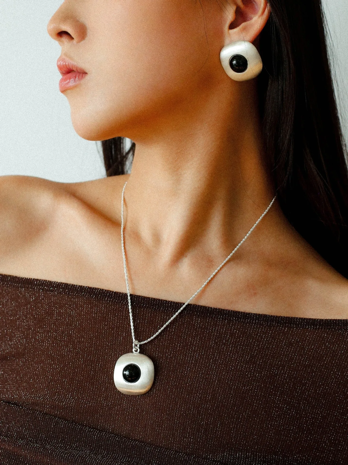 Brushed Geometric Pendant Agate Earrings