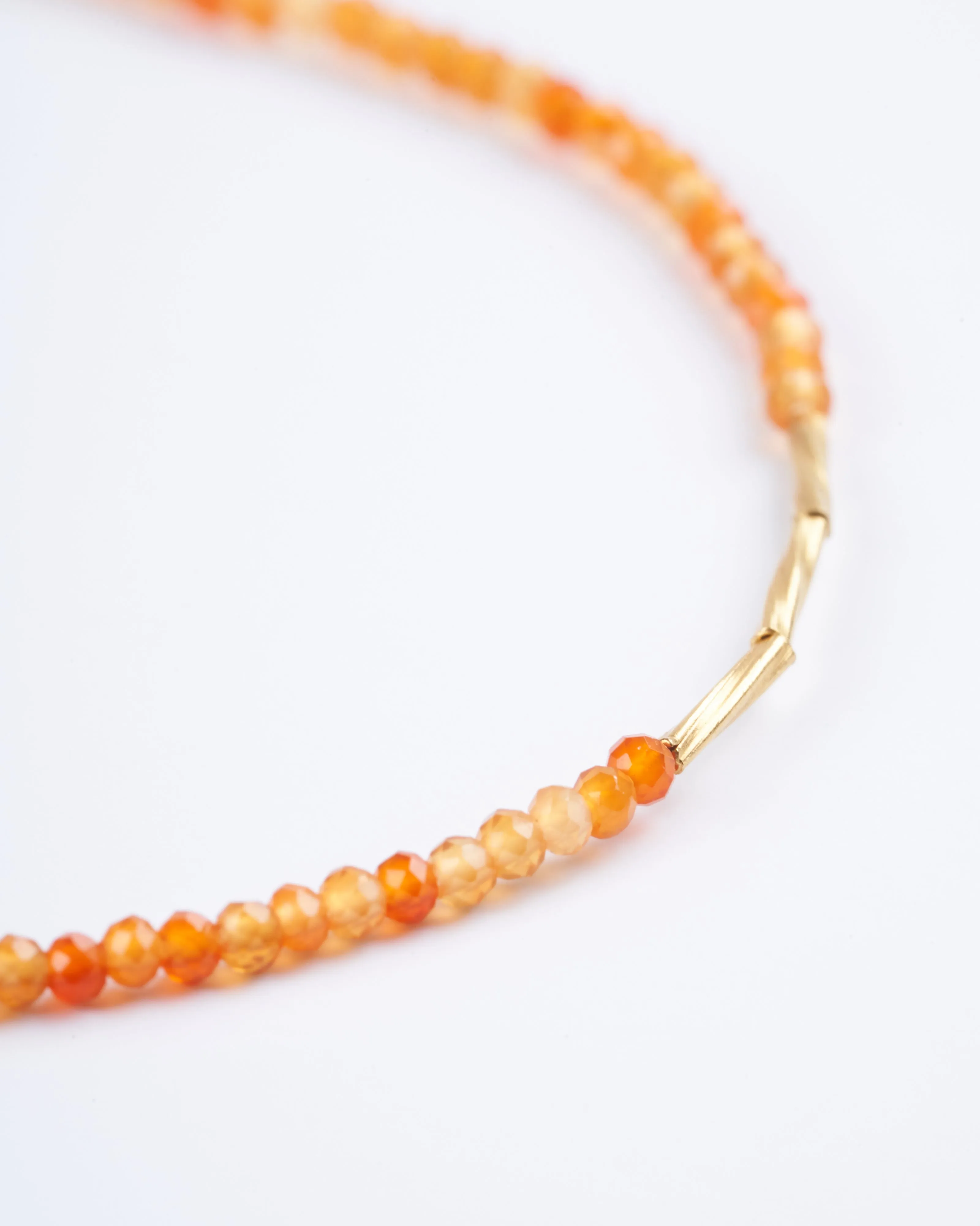 carnelian 3 twist beads gold clasp - orange