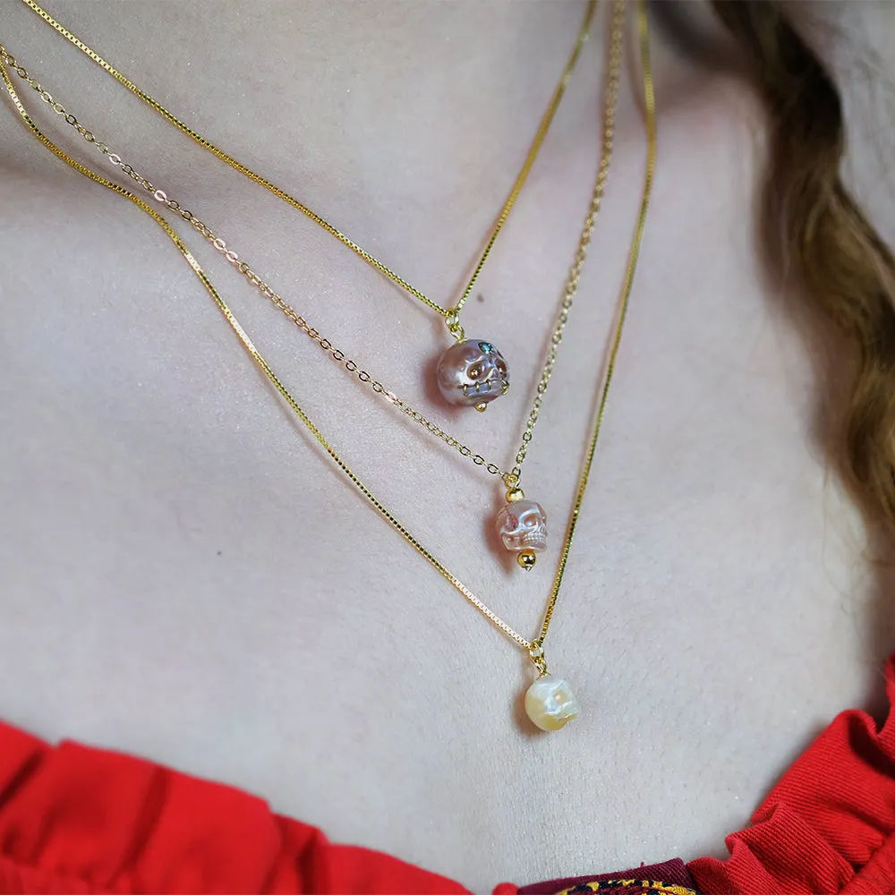 Carved Pearl Skull Śmaśana Gemstone Bead Necklace