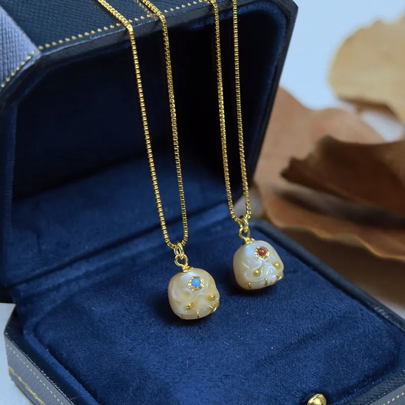Carved Pearl Skull Śmaśana Gemstone Bead Necklace