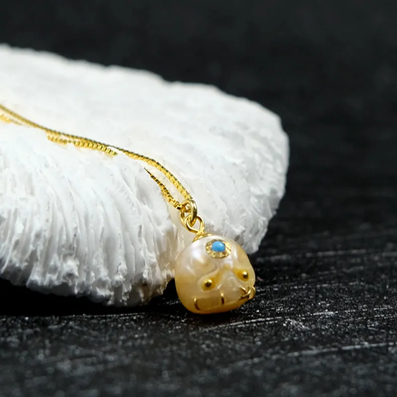 Carved Pearl Skull Śmaśana Gemstone Bead Necklace