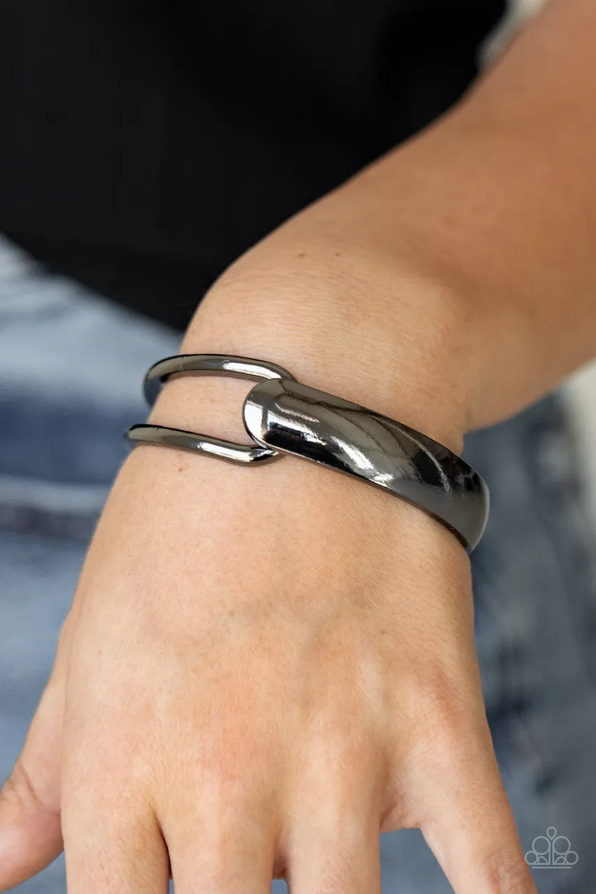 Couture-Clutcher Black Paparazzi Bracelet