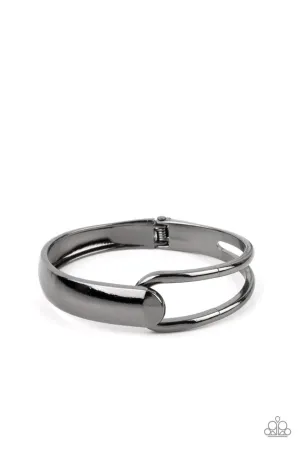 Couture-Clutcher Black Paparazzi Bracelet