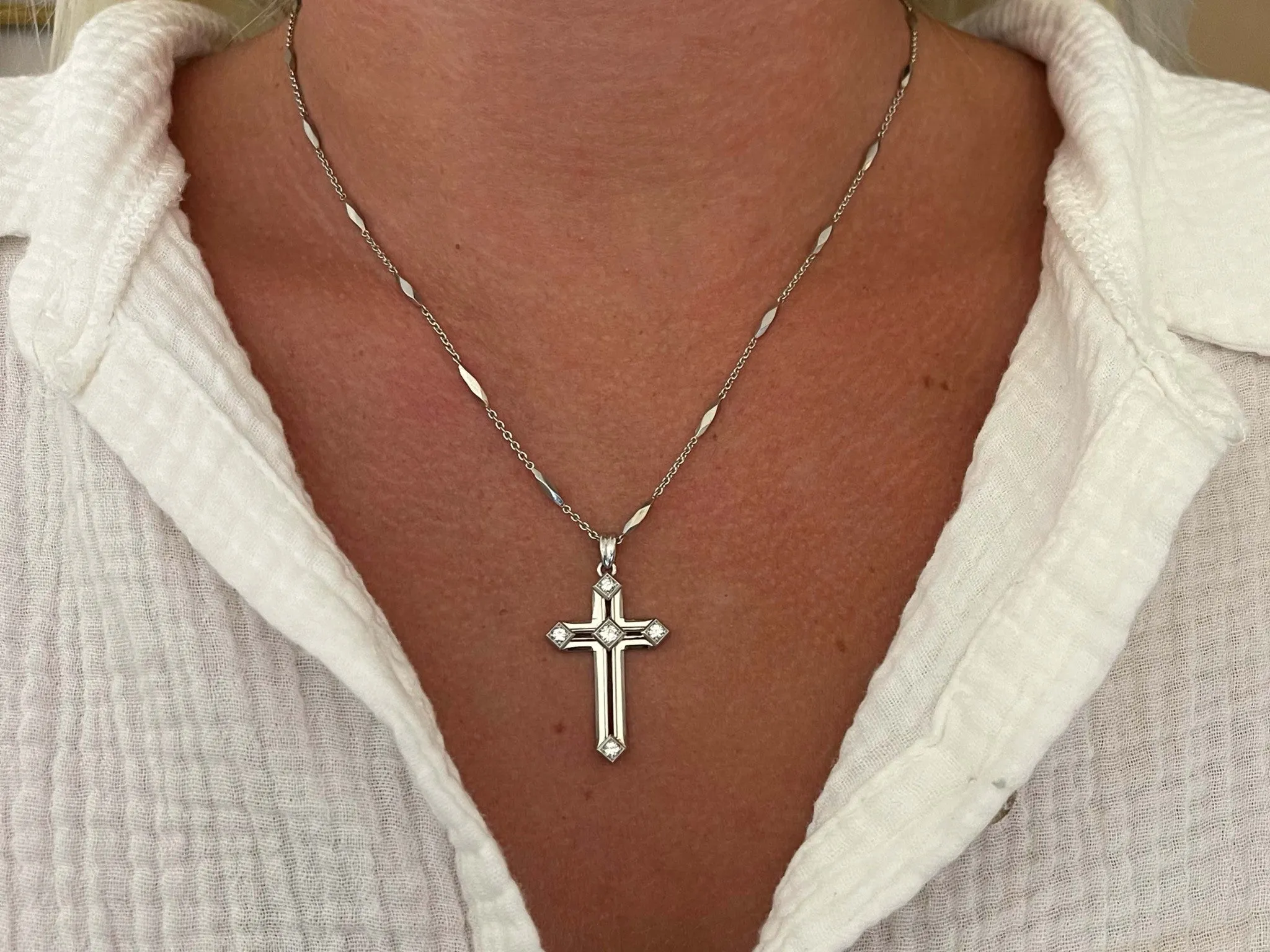 Diamond Cross Pendant and Rolo Link Chain with Diamond Cut Bars