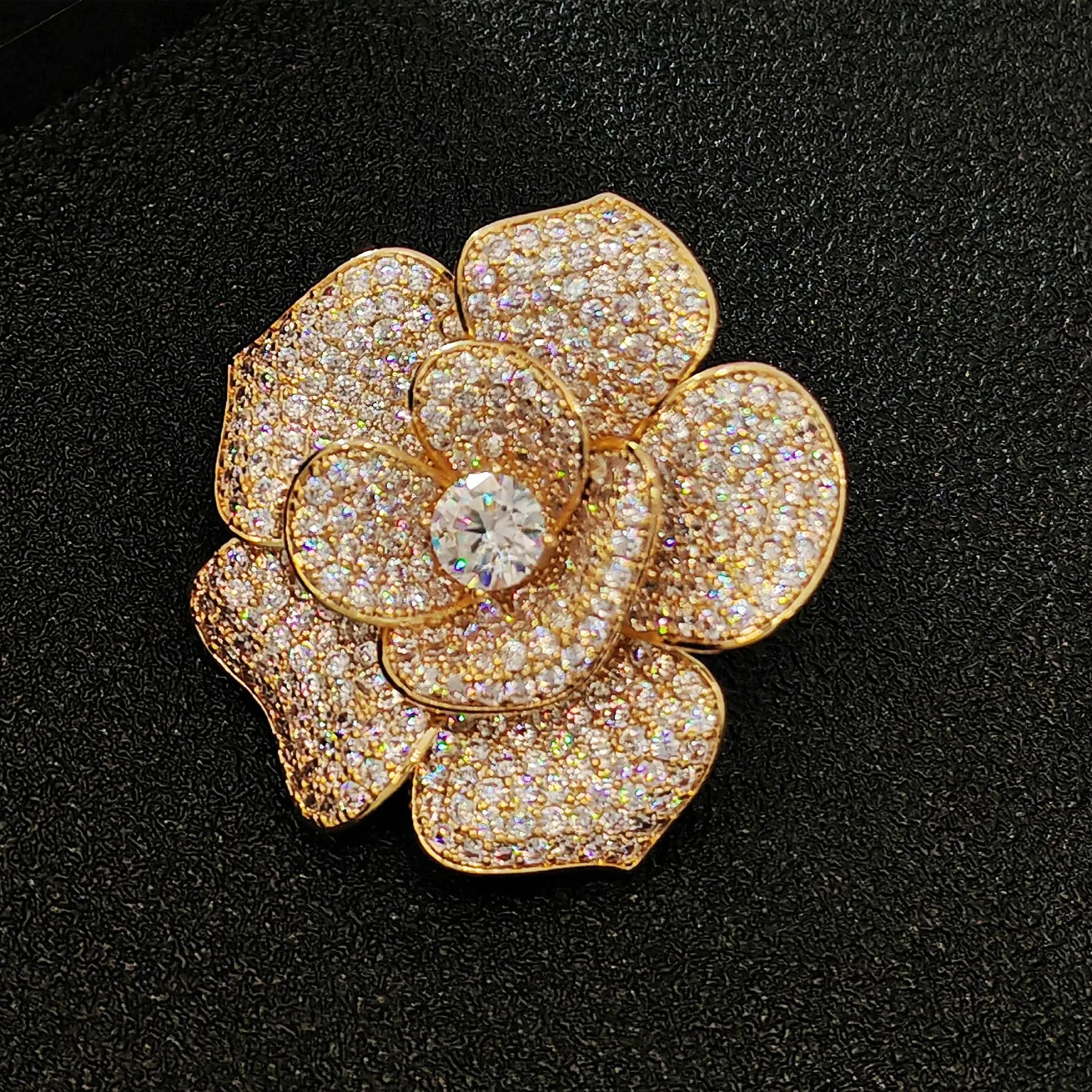 Exquisite Gold - Plated Flower - Shaped CZ Brooch - Perfect for Any Occasion