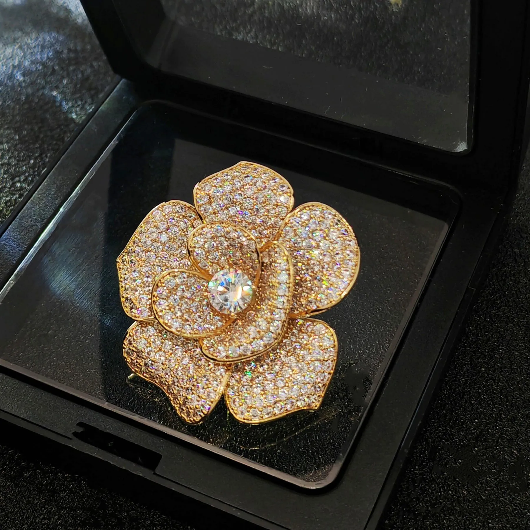 Exquisite Gold - Plated Flower - Shaped CZ Brooch - Perfect for Any Occasion