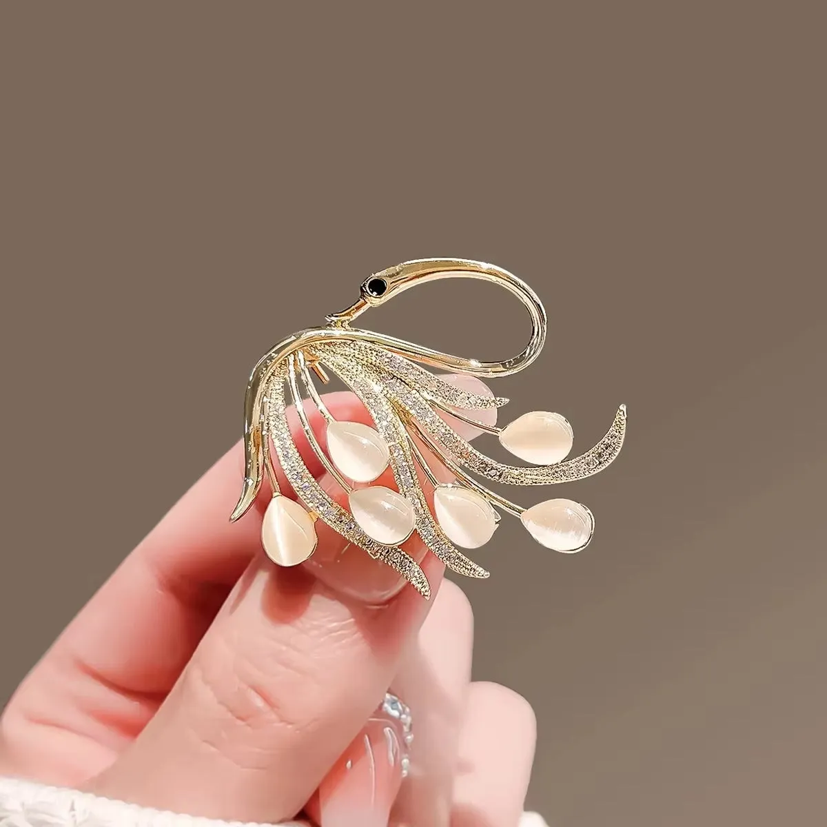 Exquisite Purple Lavender Brooch Women'S Brooches Crystal Rhinestone Bouquet Pins Clothing Coat Luxury Jewelry Girl Gift