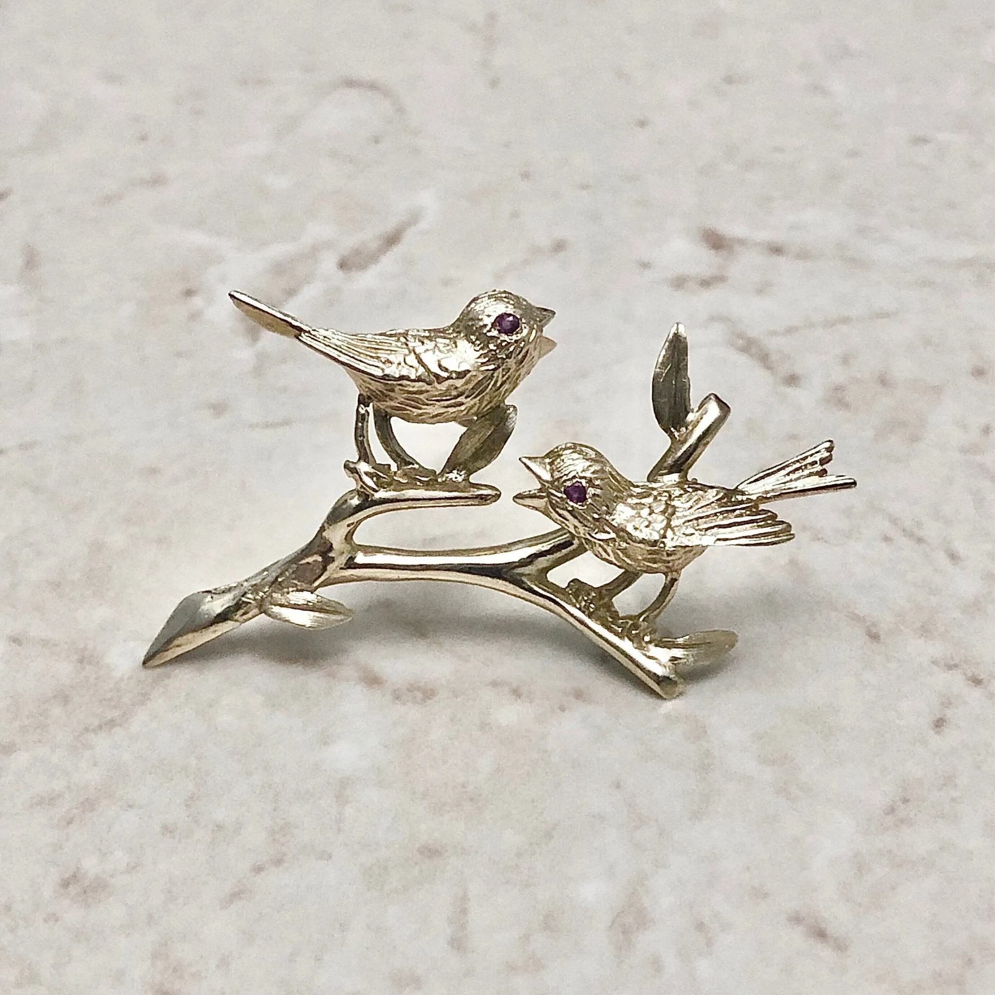Exquisite Vintage 14 Karat Yellow Gold Ruby Bird Brooch