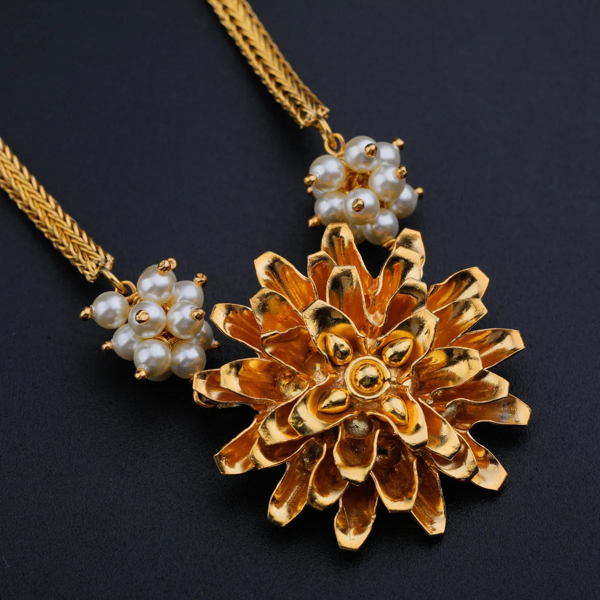 Genda Silver Pendant Necklace Gold Plated