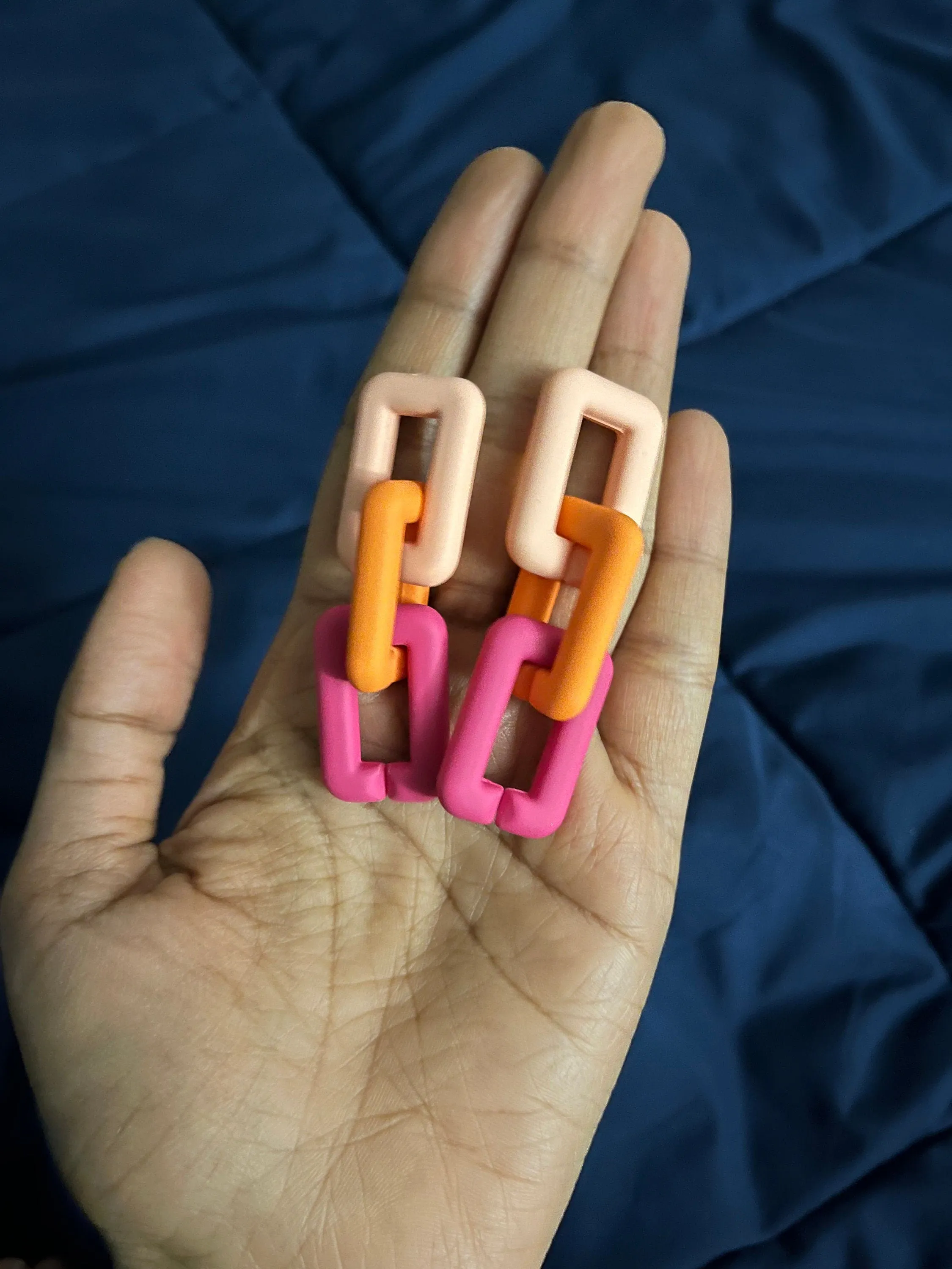 Hot pink orange earrings , pink orange acrylic earrings , fuchsia earrings , fuchsia acrylic chain  , chunky pink , statement earrings