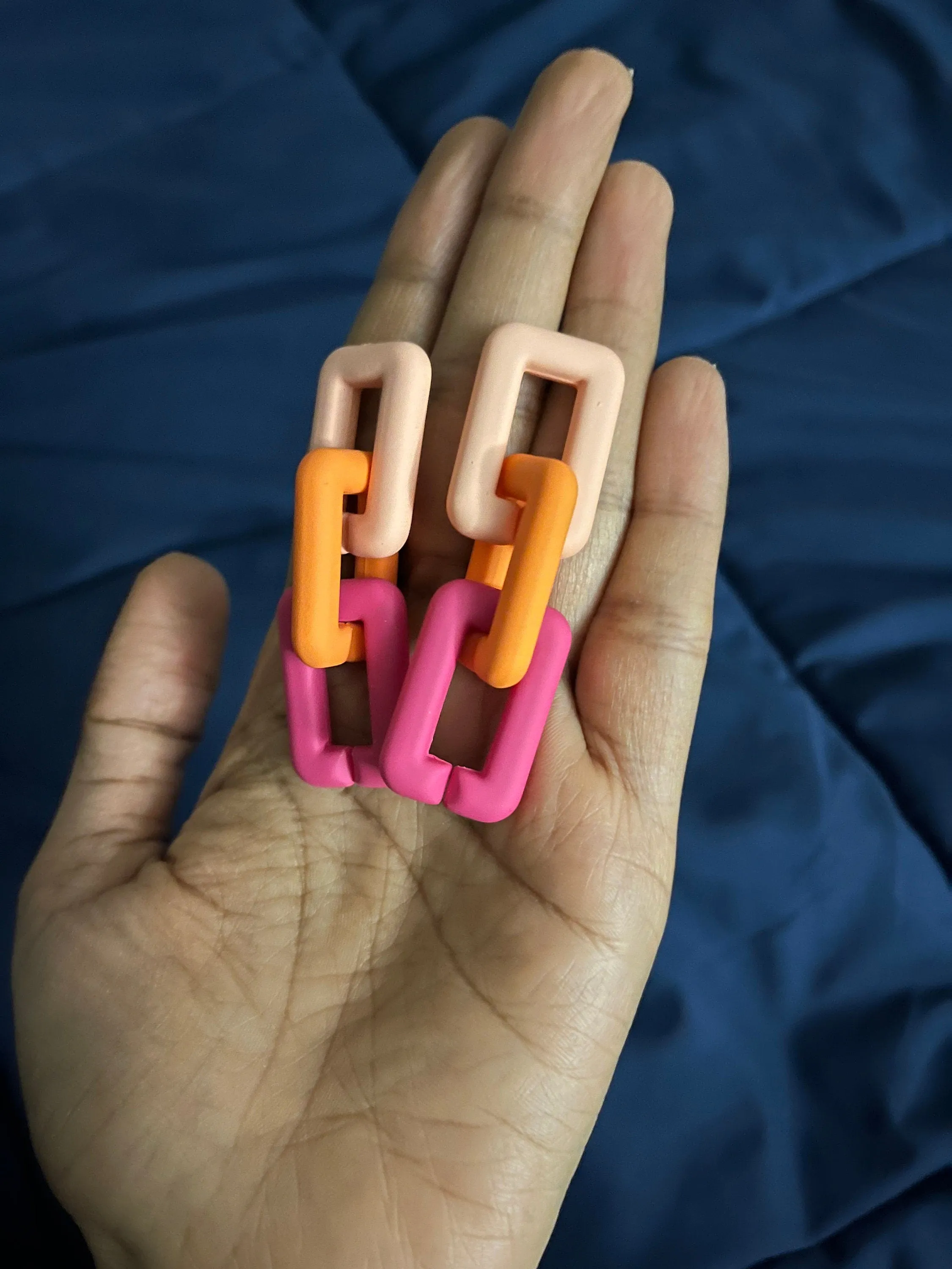 Hot pink orange earrings , pink orange acrylic earrings , fuchsia earrings , fuchsia acrylic chain  , chunky pink , statement earrings