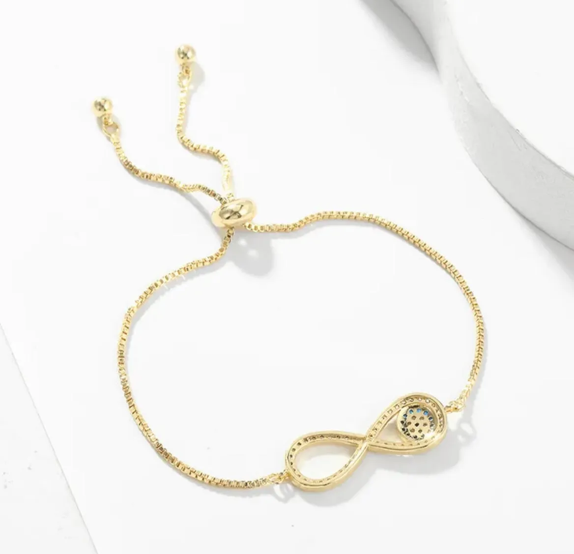 Infinity Copper Inlaid Zirconium Eye Pull Bracelet