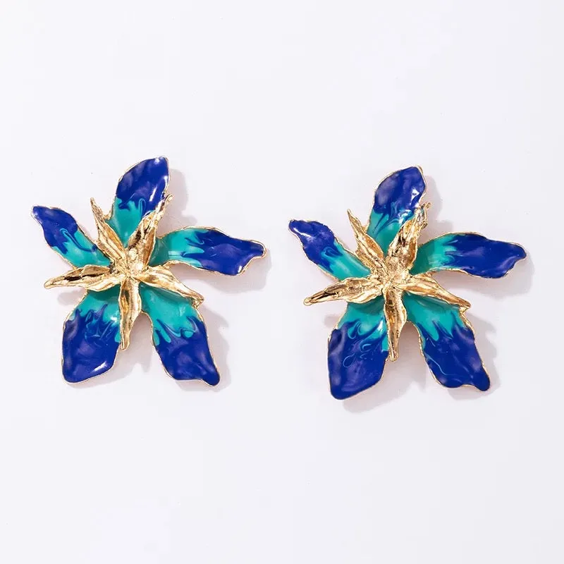 IRIS OVERSIZED STUDS