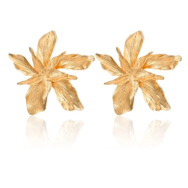 IRIS OVERSIZED STUDS
