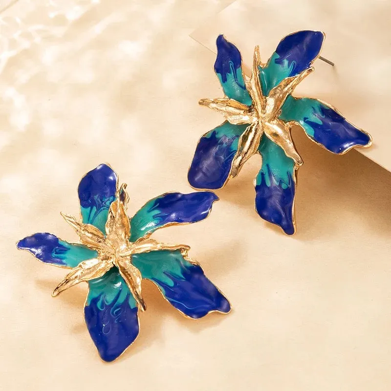 IRIS OVERSIZED STUDS