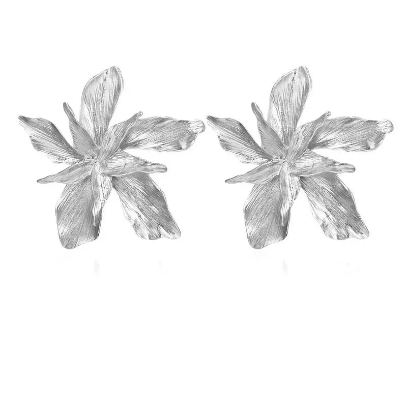 IRIS OVERSIZED STUDS