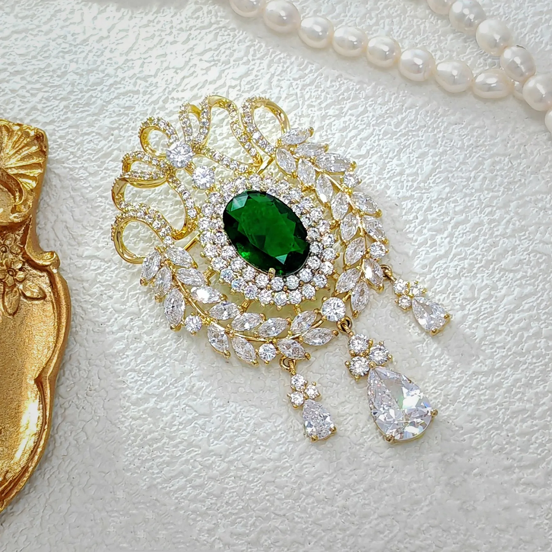Jewelblings Fantastic Vintage Ribbon & Wheat Green Oval Stone Art Deco Broaches with Triple Drop Queen Jewelry for Formal Event Occasion