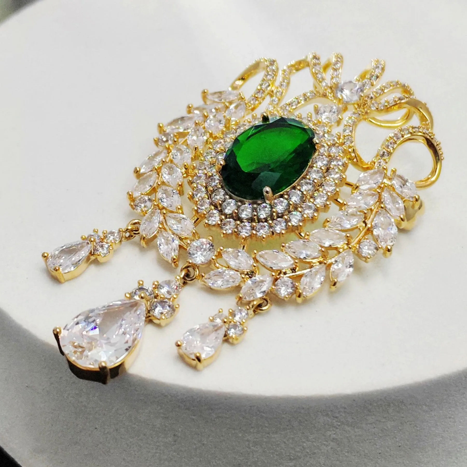 Jewelblings Fantastic Vintage Ribbon & Wheat Green Oval Stone Art Deco Broaches with Triple Drop Queen Jewelry for Formal Event Occasion