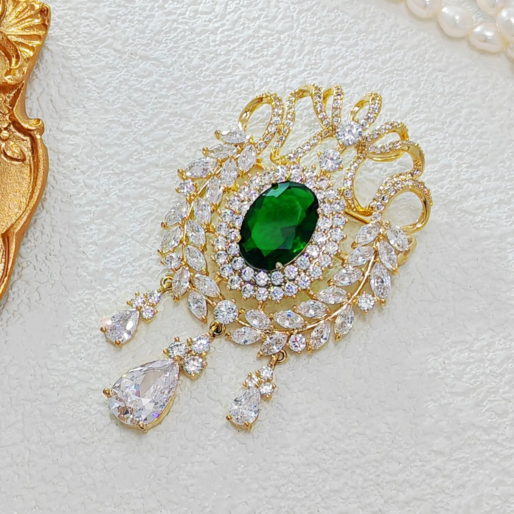 Jewelblings Fantastic Vintage Ribbon & Wheat Green Oval Stone Art Deco Broaches with Triple Drop Queen Jewelry for Formal Event Occasion