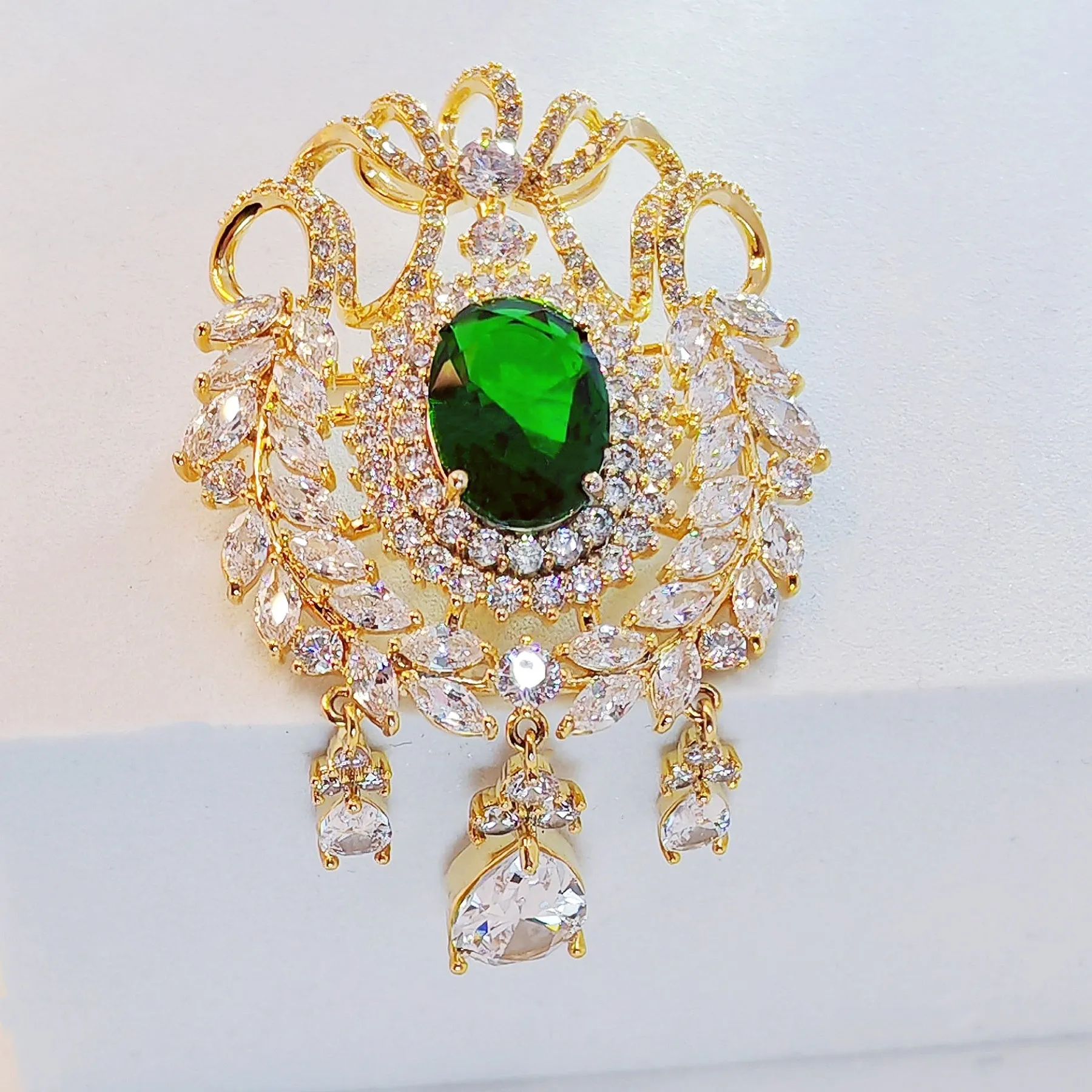 Jewelblings Fantastic Vintage Ribbon & Wheat Green Oval Stone Art Deco Broaches with Triple Drop Queen Jewelry for Formal Event Occasion