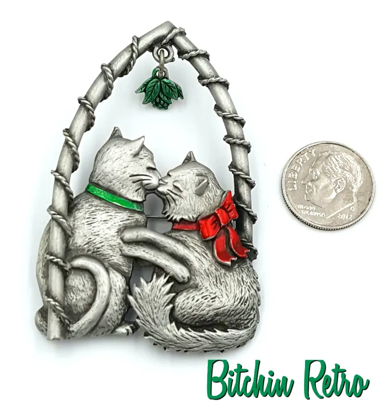 JJ Vintage Pin with Kissing Kitties Under The Christmas Mistletoe