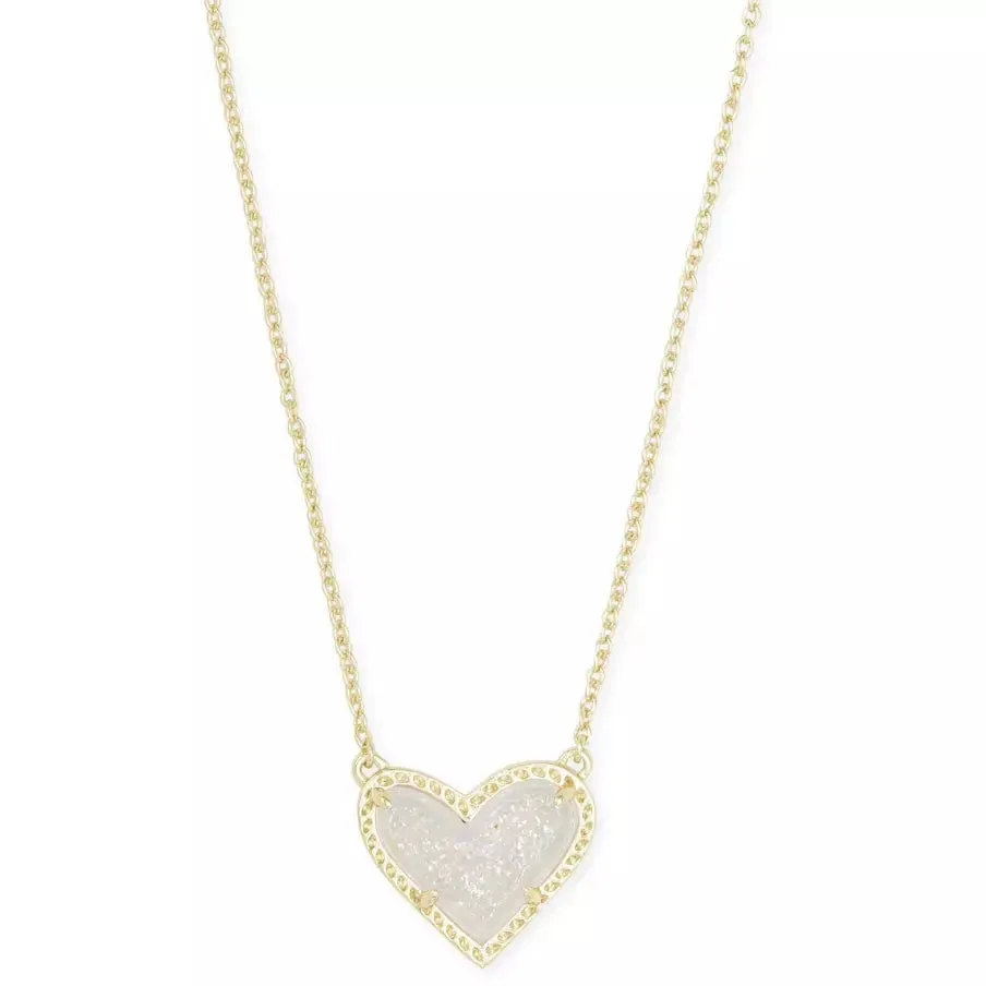 Kendra Scott Ari Heart Pendant In Gold