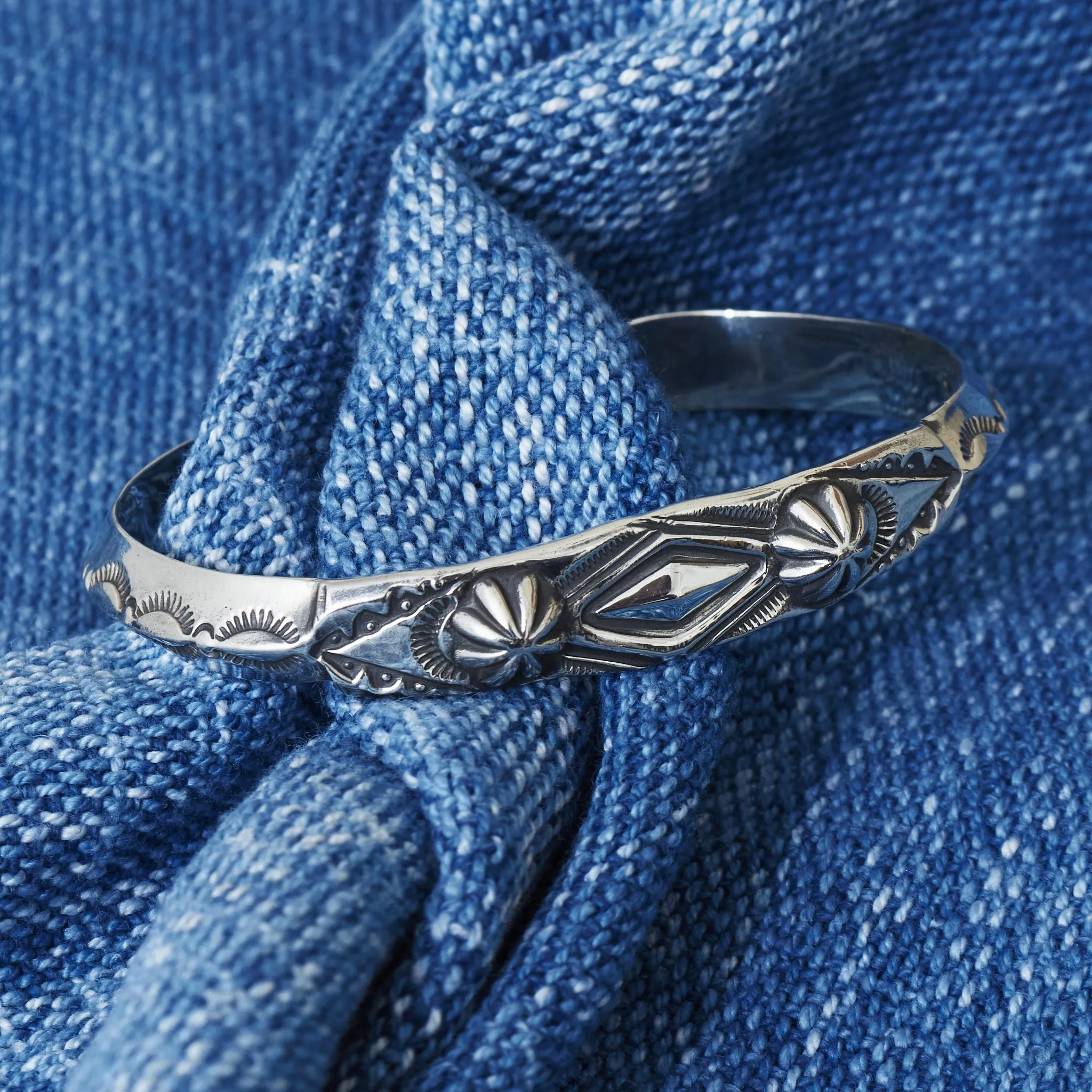 Larry Smith Flat Diamond Triangle Bracelet (2 Shells) BR-0164