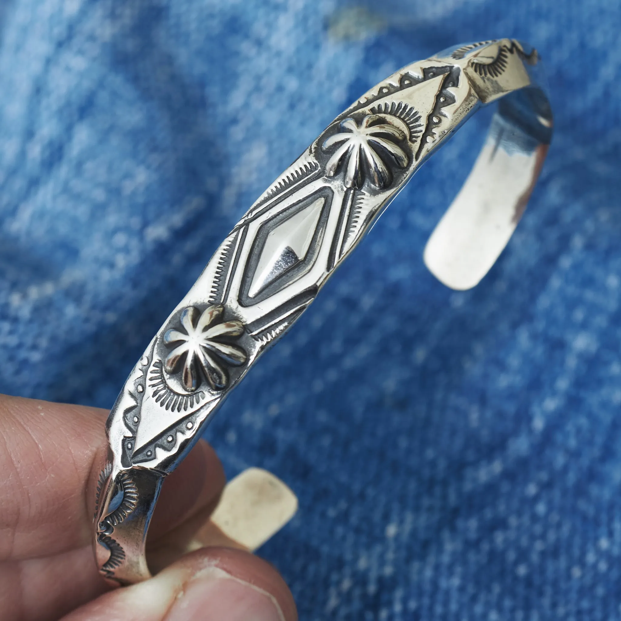 Larry Smith Flat Diamond Triangle Bracelet (2 Shells) BR-0164