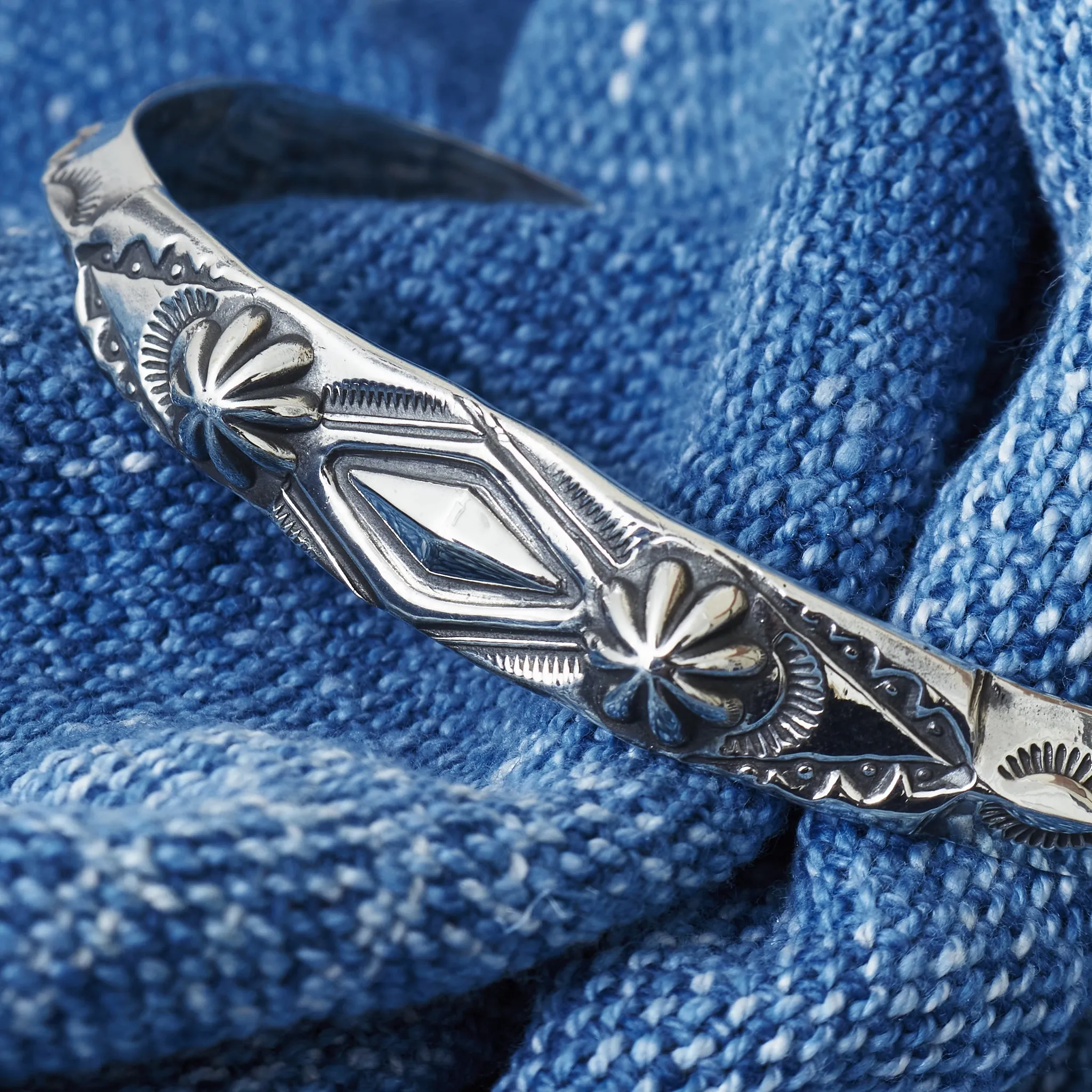 Larry Smith Flat Diamond Triangle Bracelet (2 Shells) BR-0164