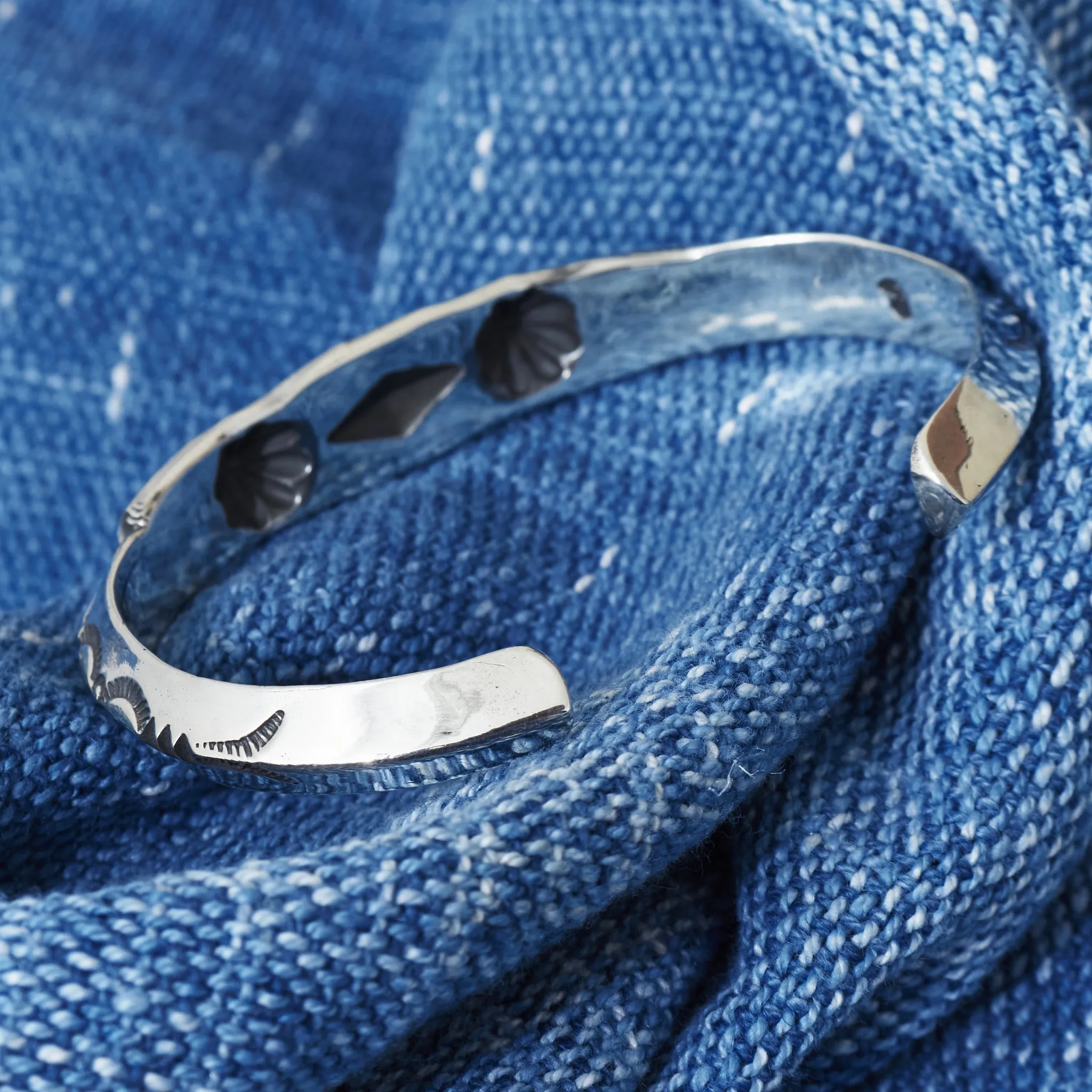 Larry Smith Flat Diamond Triangle Bracelet (2 Shells) BR-0164
