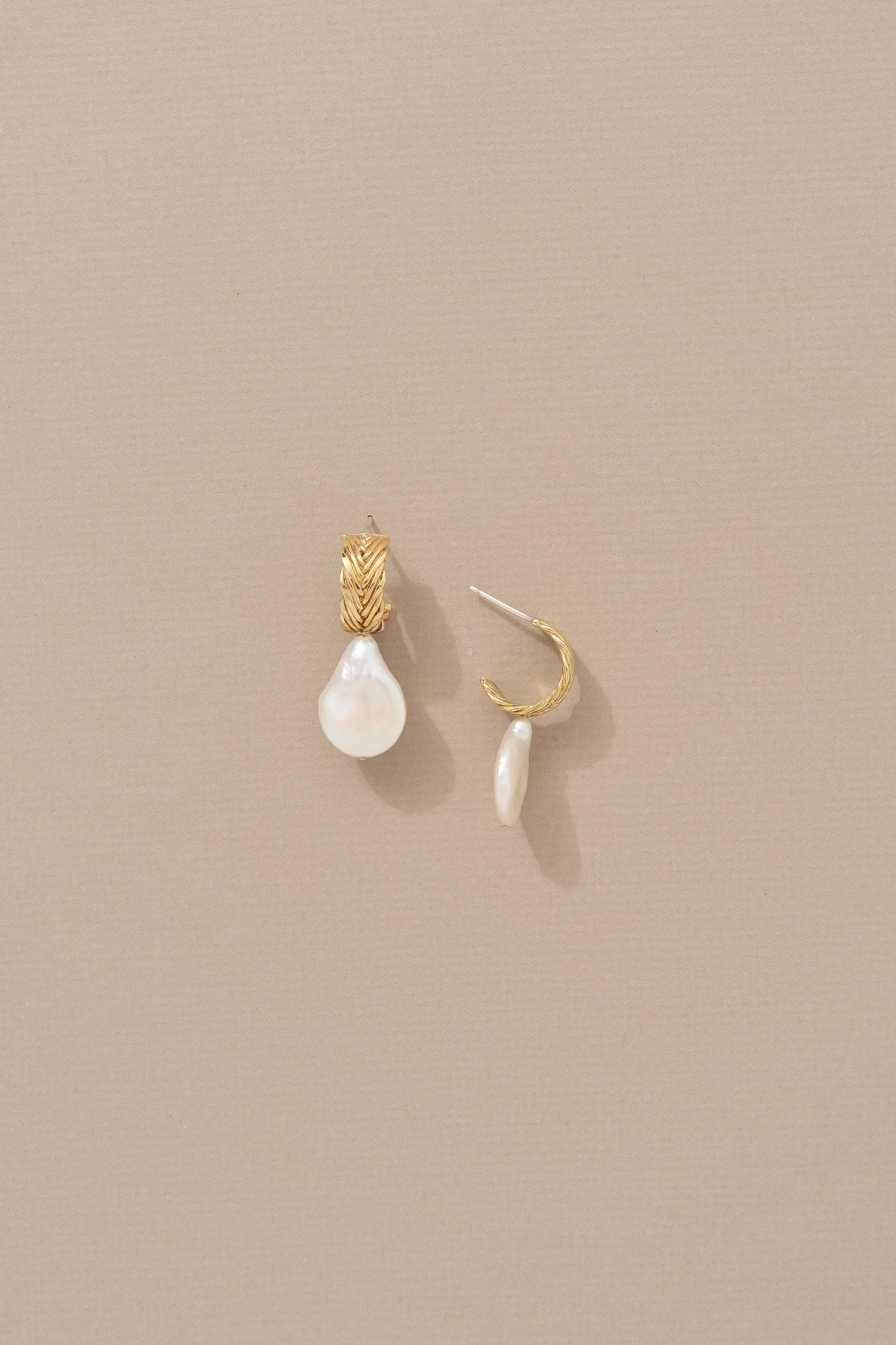 MARINA HOOPS IN KESHI PEARL