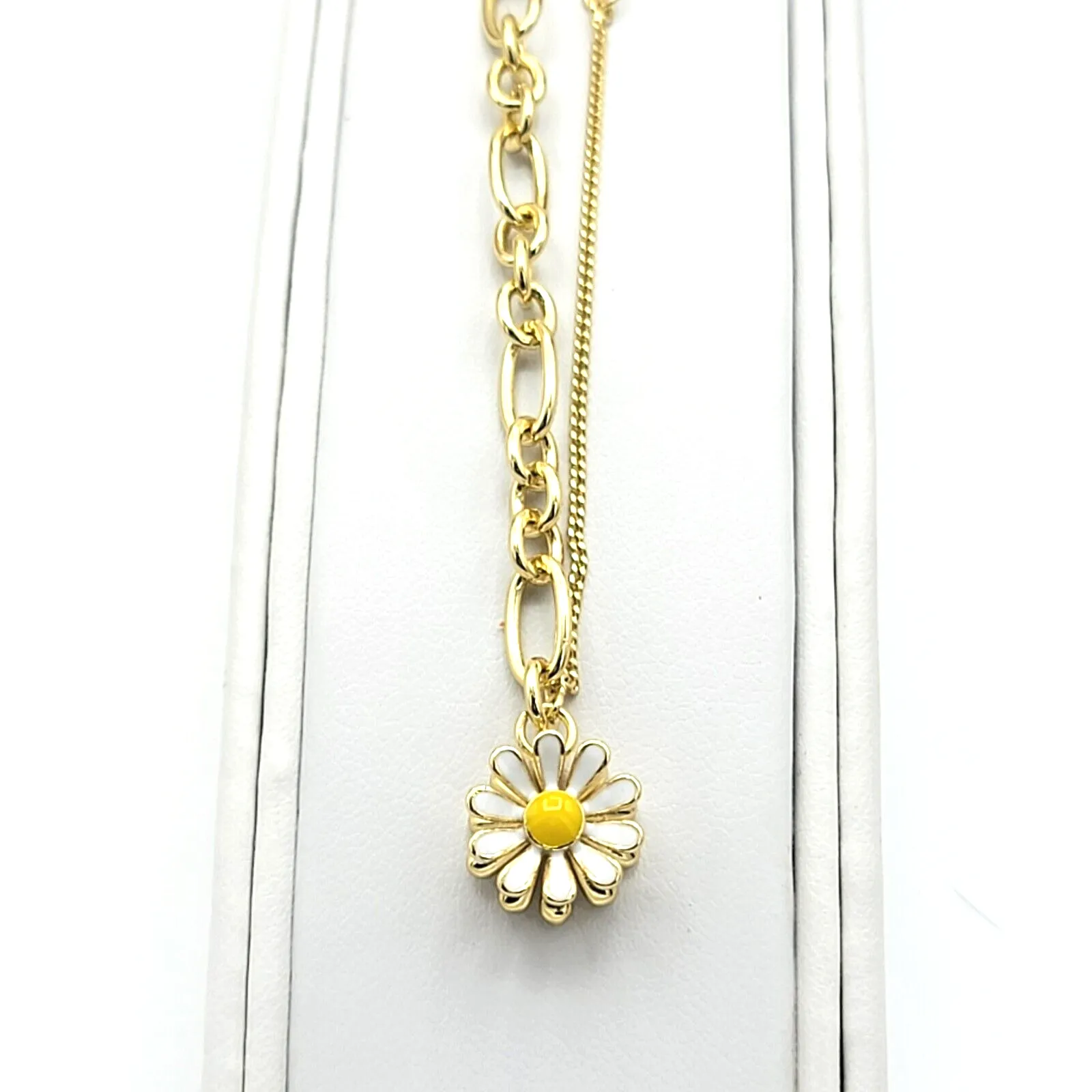 Necklaces - 14K Gold Plated. White Daisy Flower Charm Pendant Fancy Chain Necklace