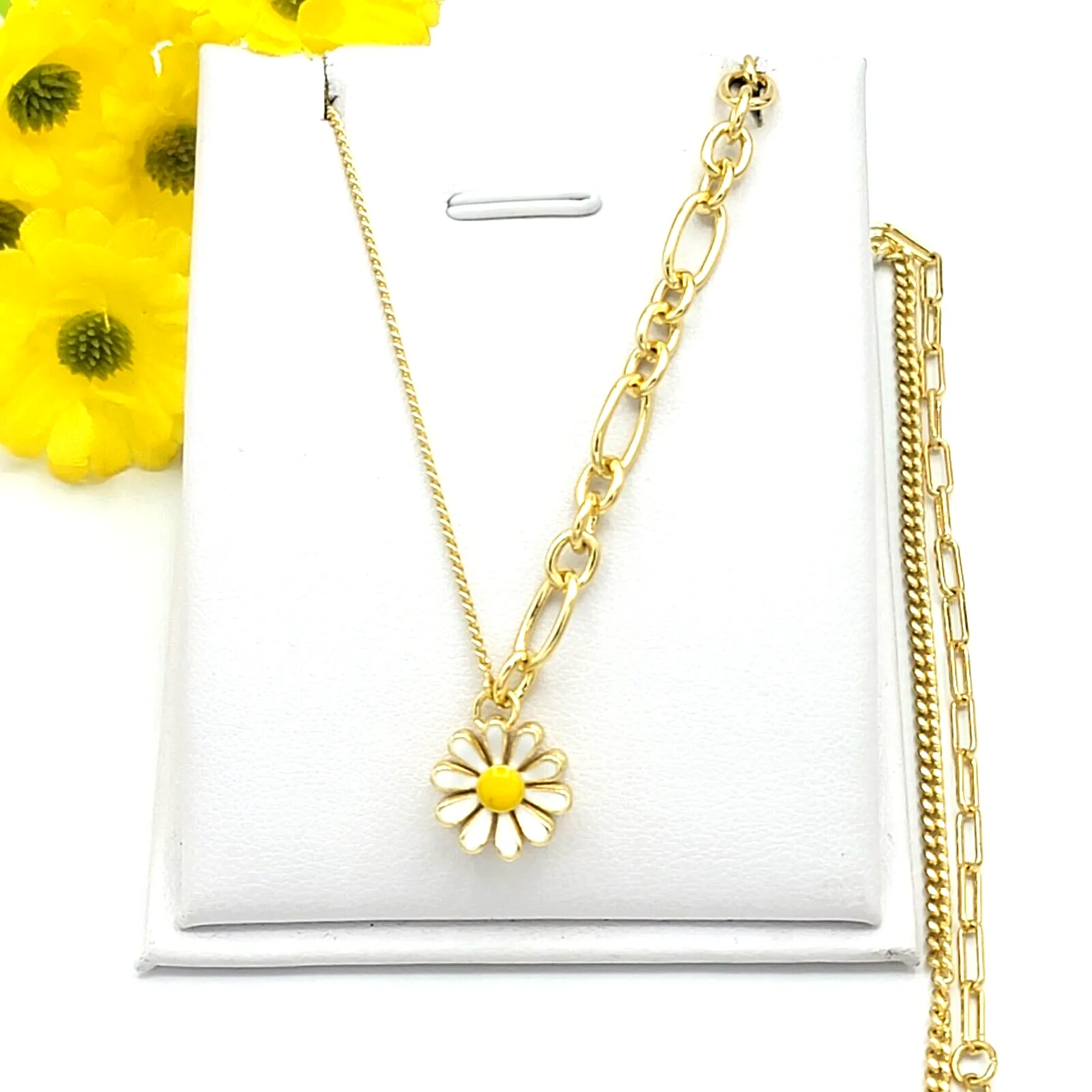 Necklaces - 14K Gold Plated. White Daisy Flower Charm Pendant Fancy Chain Necklace