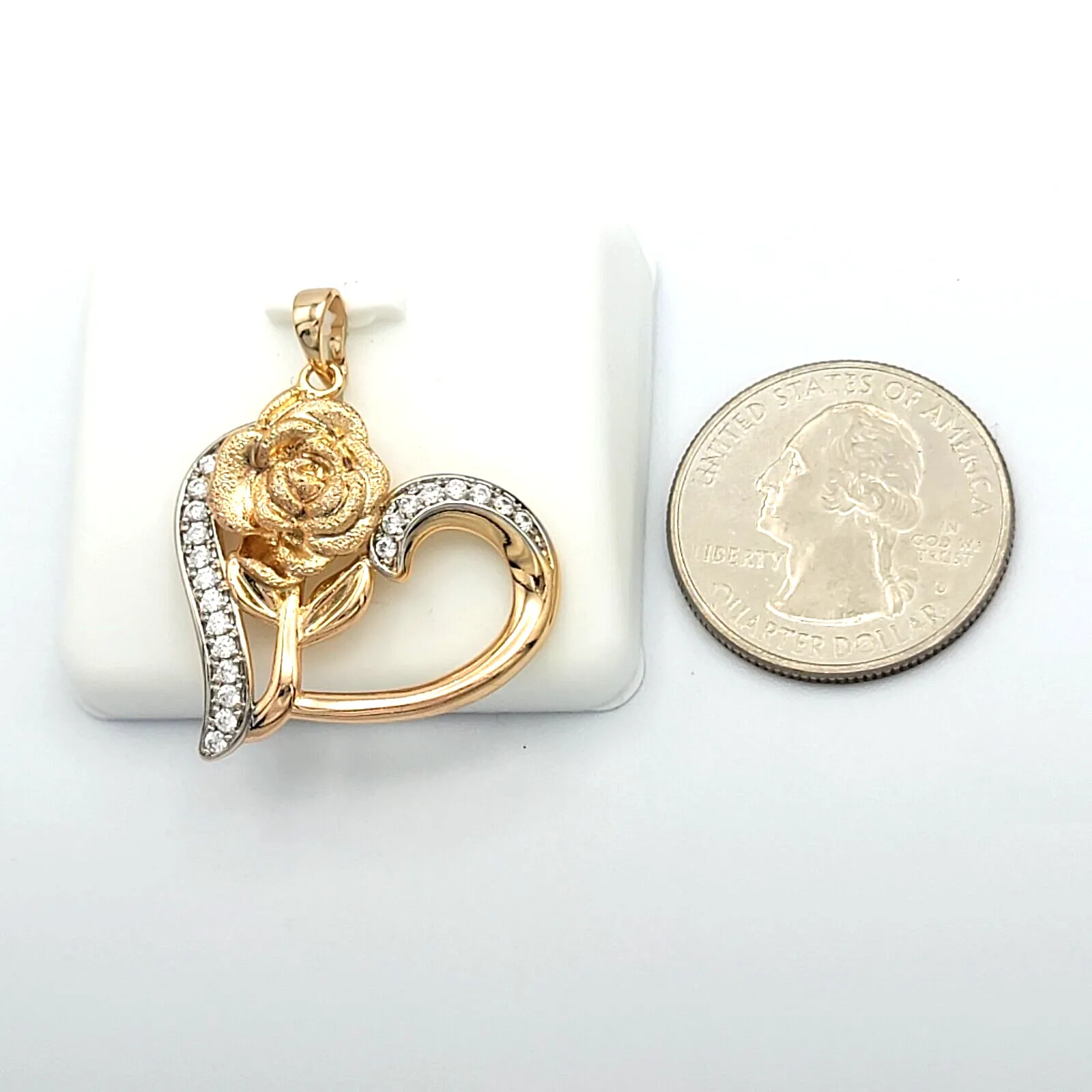 Necklaces - 18K Gold Plated. Rose Flower Heart Pendant & Chain.