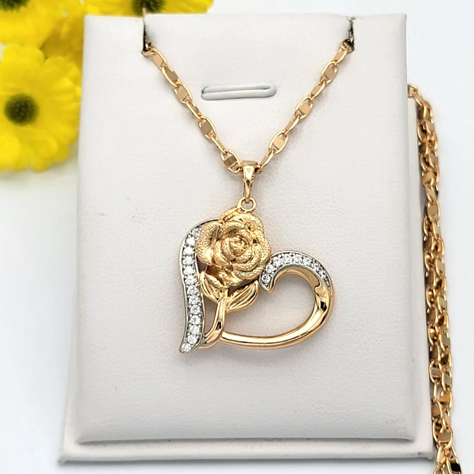 Necklaces - 18K Gold Plated. Rose Flower Heart Pendant & Chain.