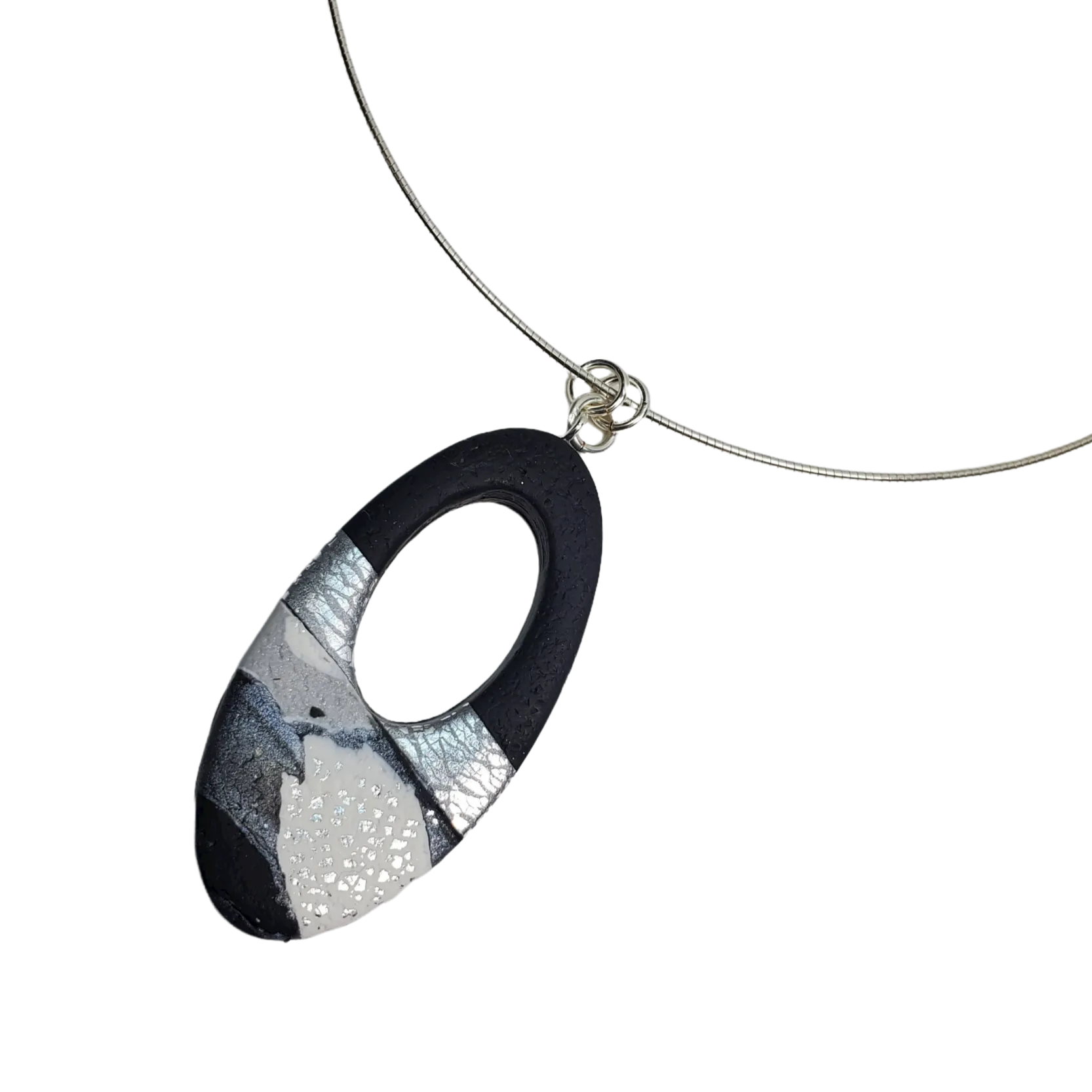 Oval Donut Cutout Pendant - Calacatta