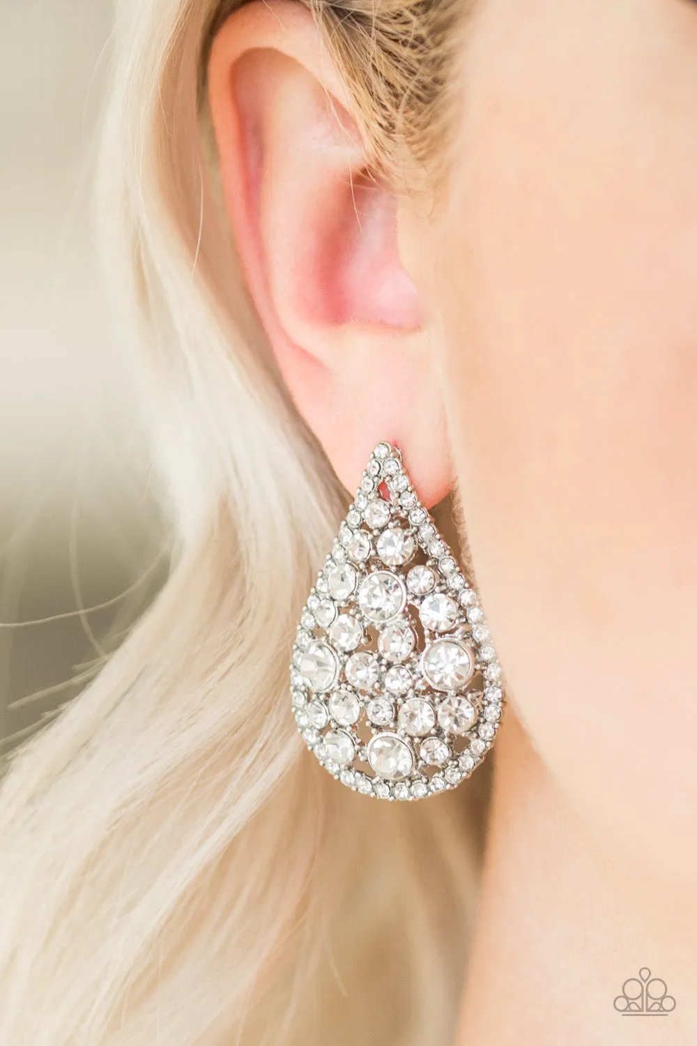 Paparazzi REIGN-Storm Earrings White