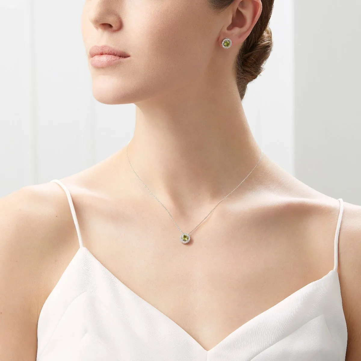 Platinum Pendant with Green Peridot and Diamonds