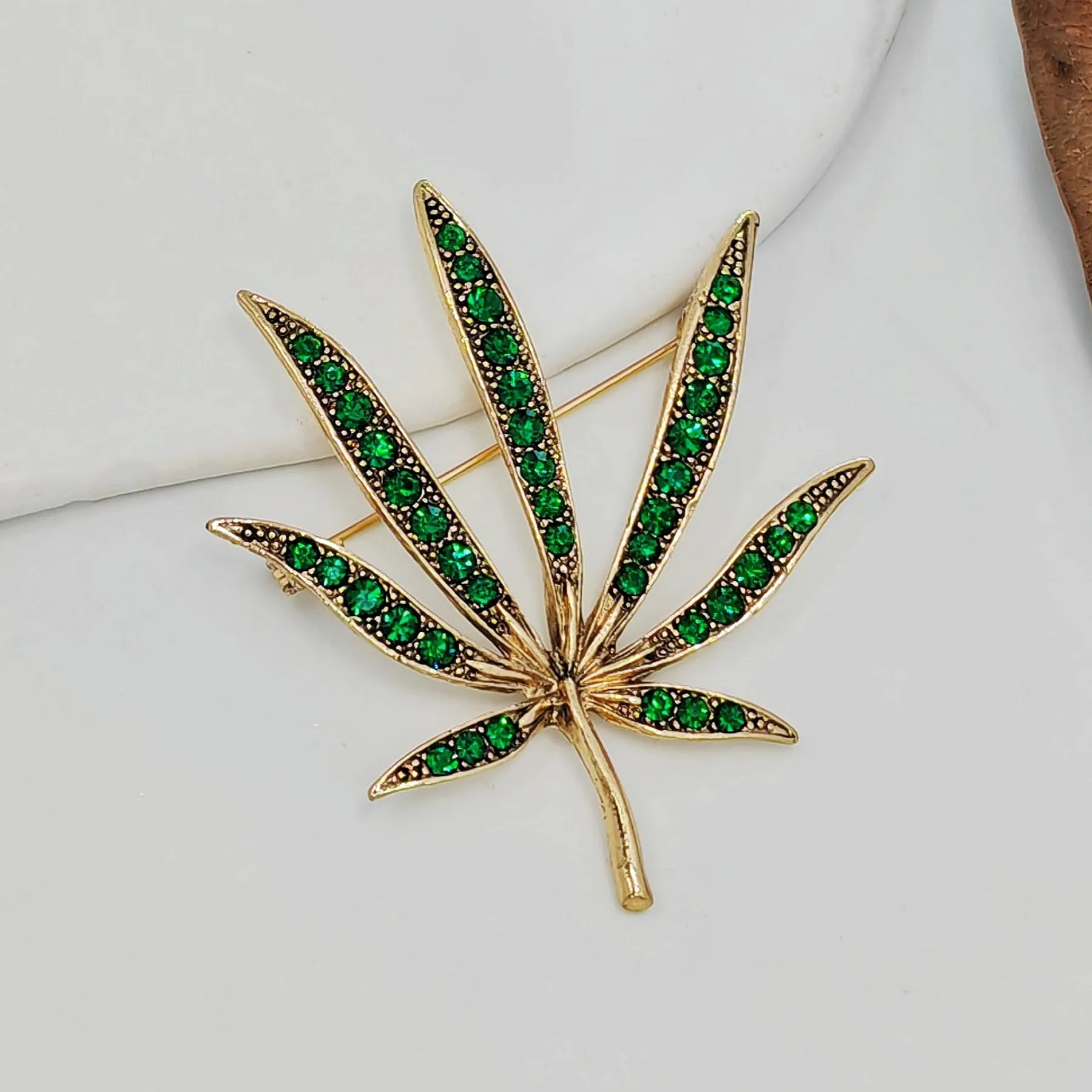 Retro Vintage Gold and Green Crystal Leaf Brooch Pin Chic Plant Jewelry