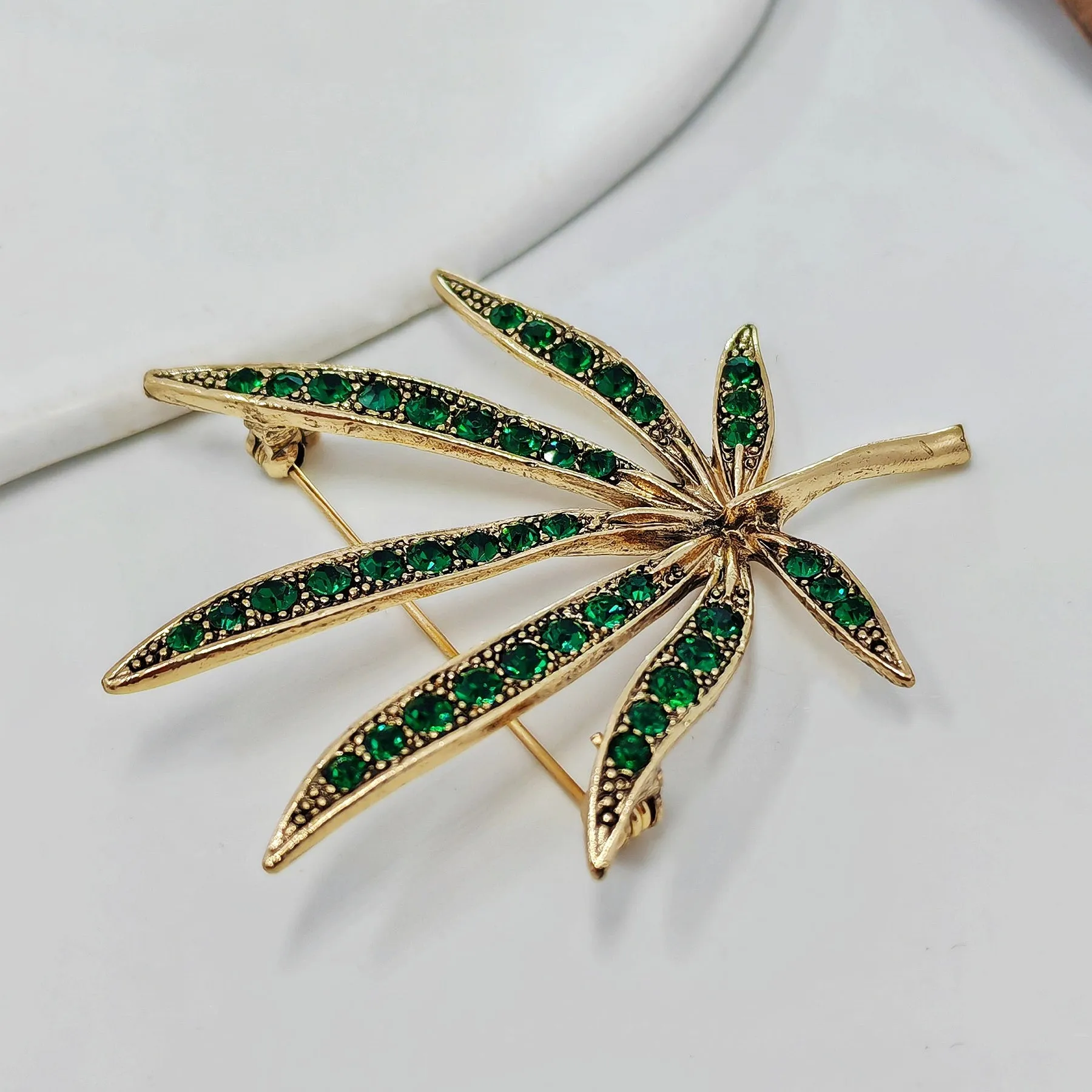 Retro Vintage Gold and Green Crystal Leaf Brooch Pin Chic Plant Jewelry